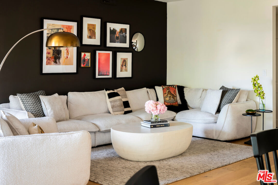 651 Wilcox Ave Unit: 3C