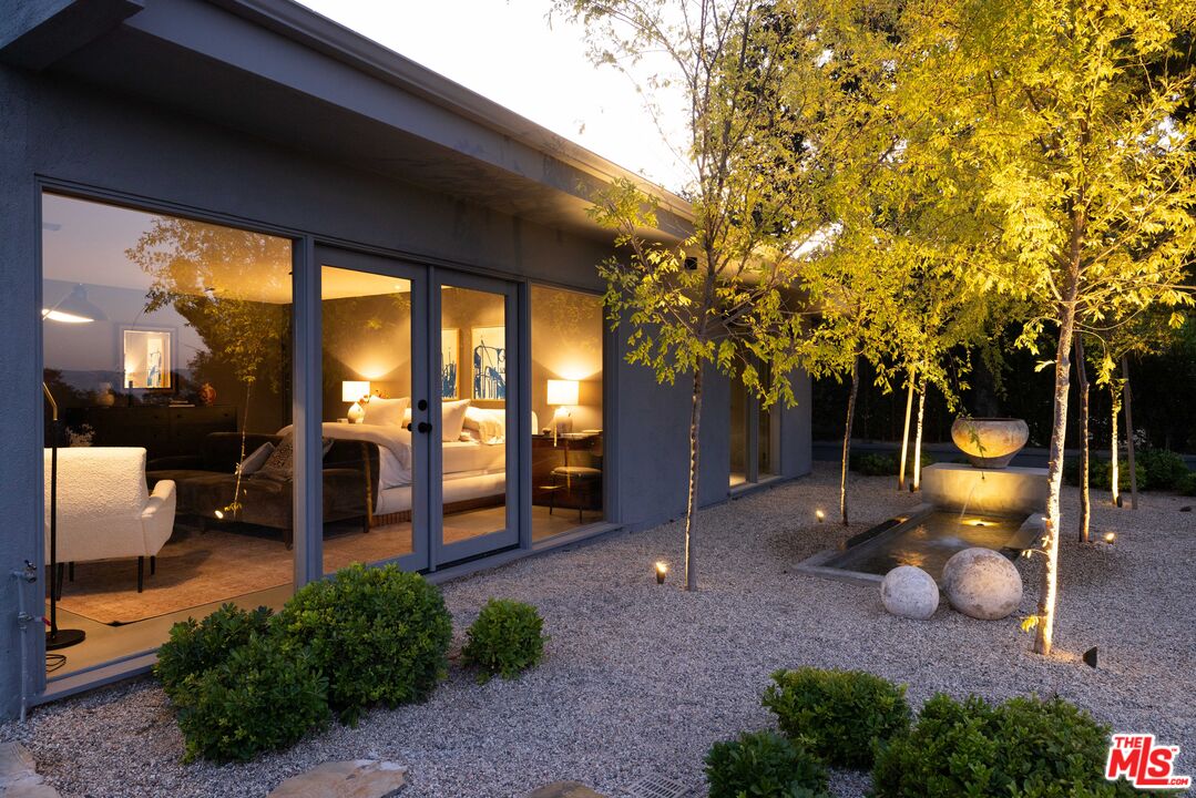 8559 Edwin Dr