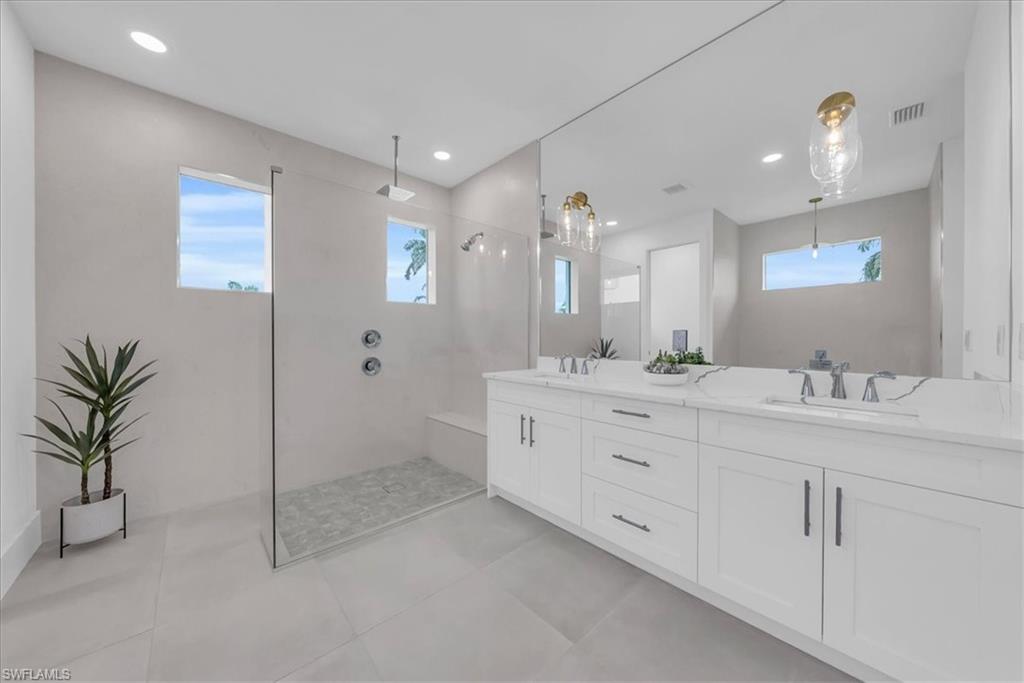 18018 Greenwood DR