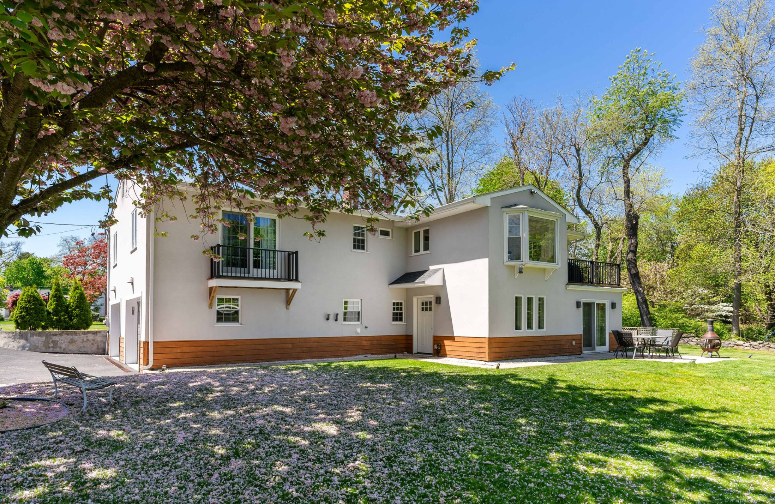 11 Skytop Drive
