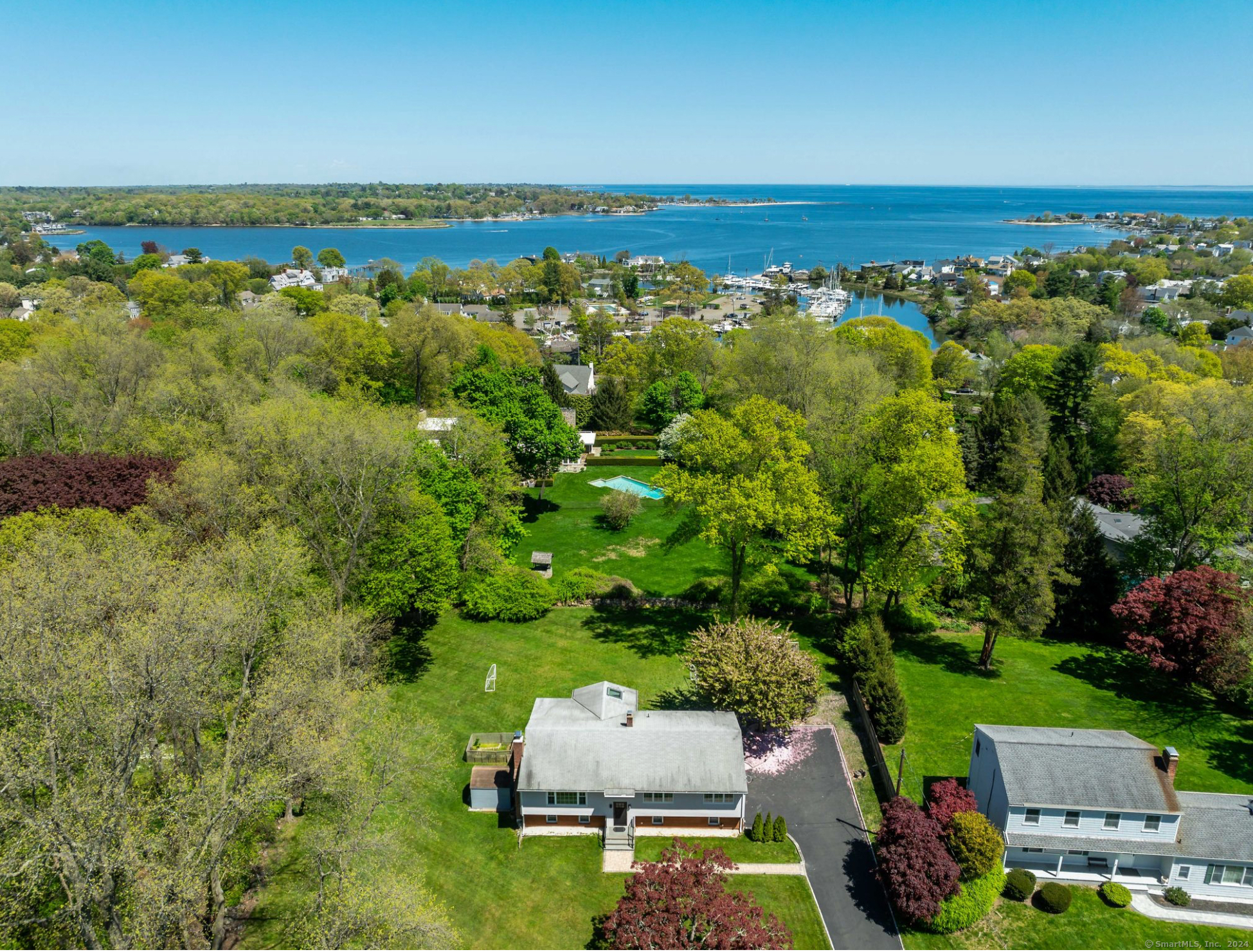11 Skytop Drive