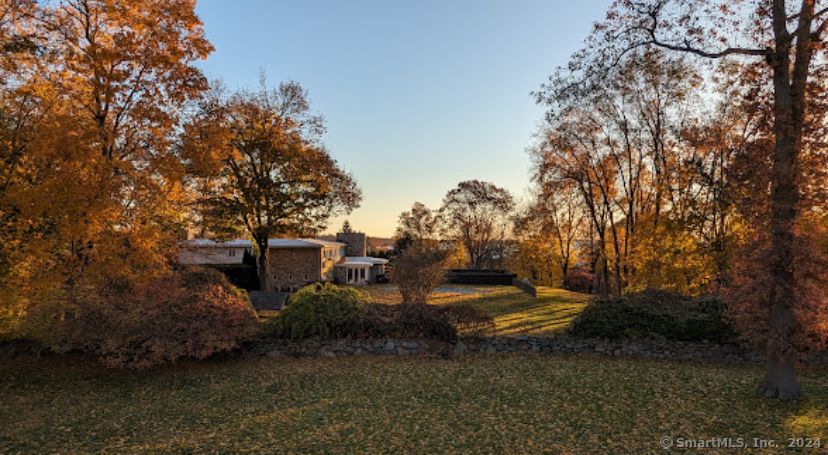 11 Skytop Drive