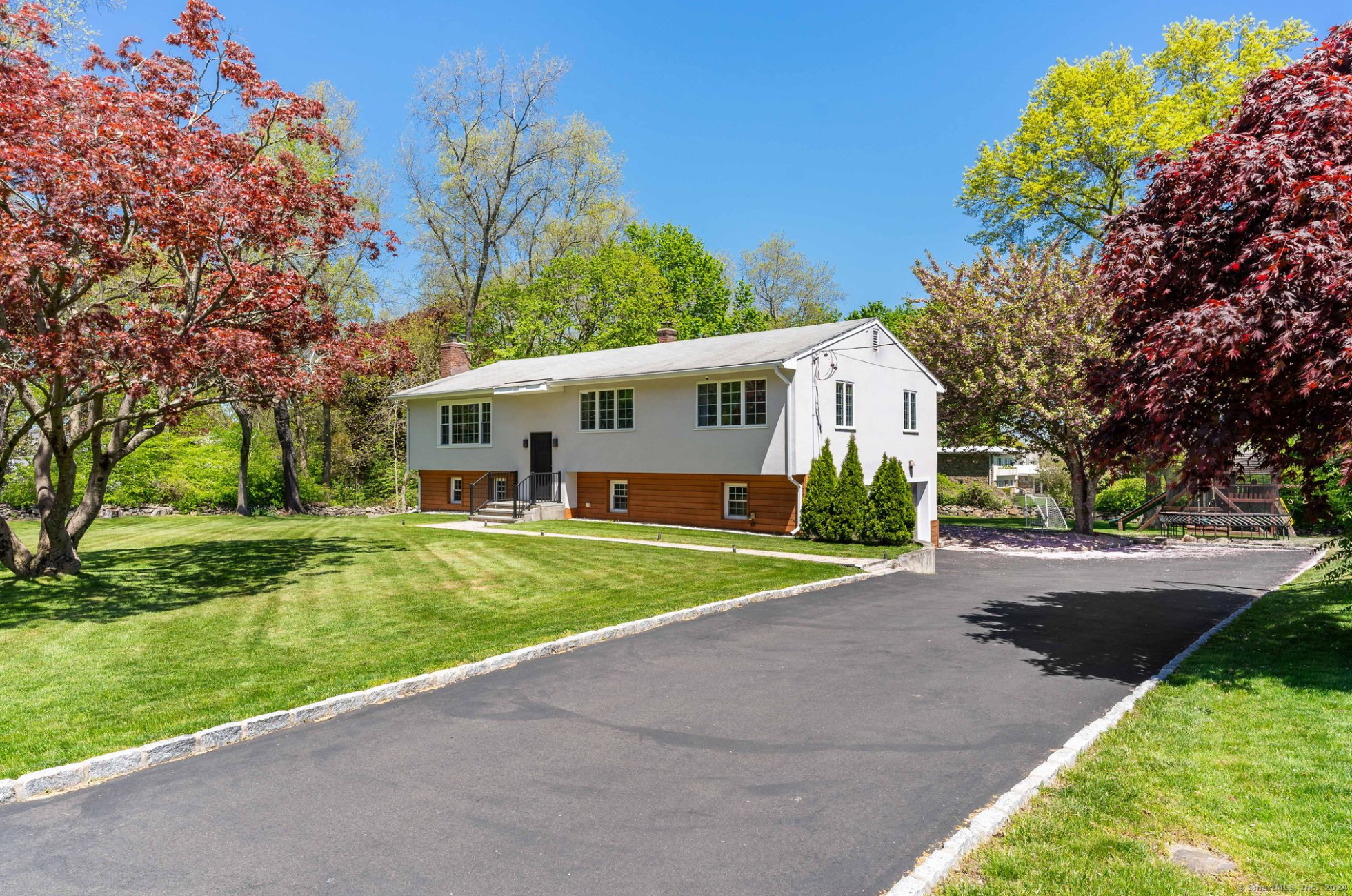 11 Skytop Drive