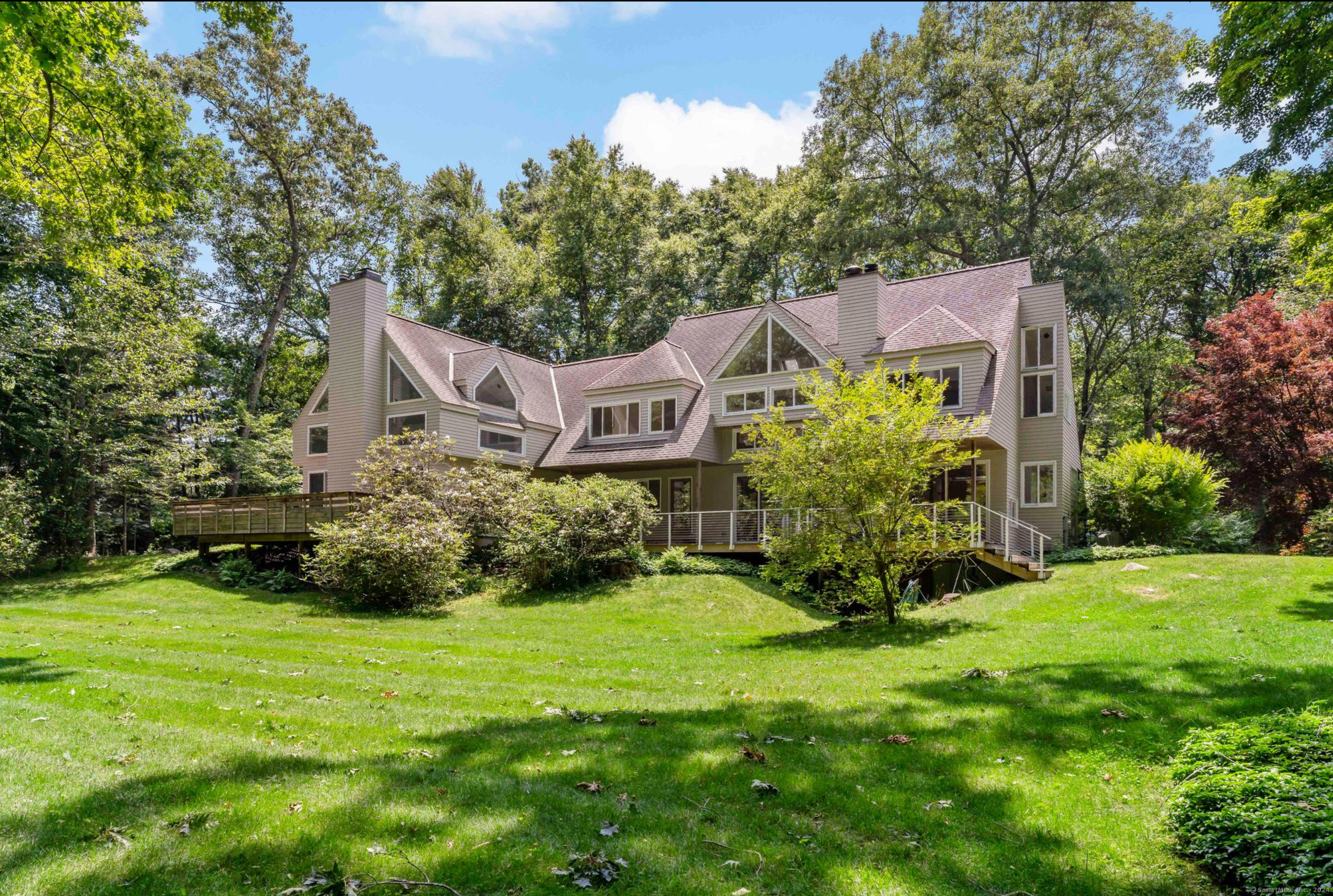 238 Newtown Turnpike