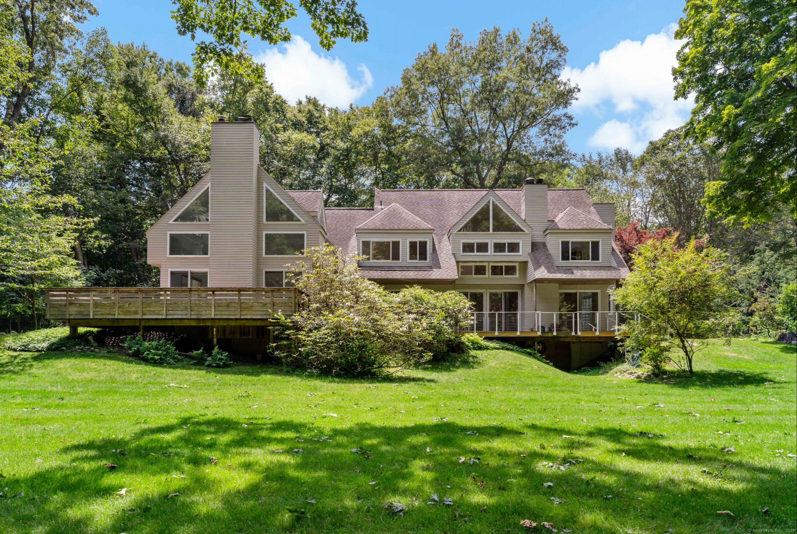 238 Newtown Turnpike