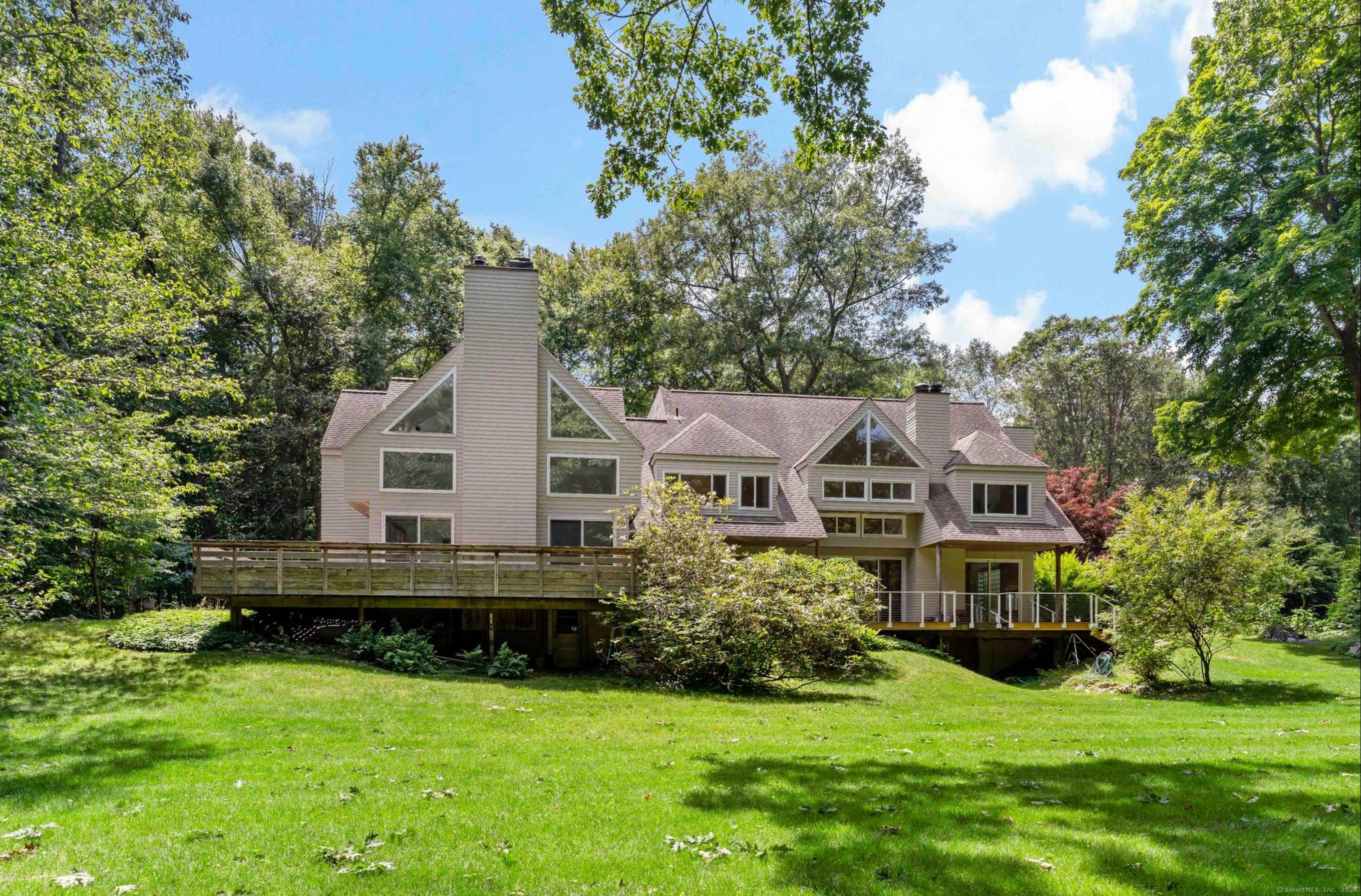238 Newtown Turnpike