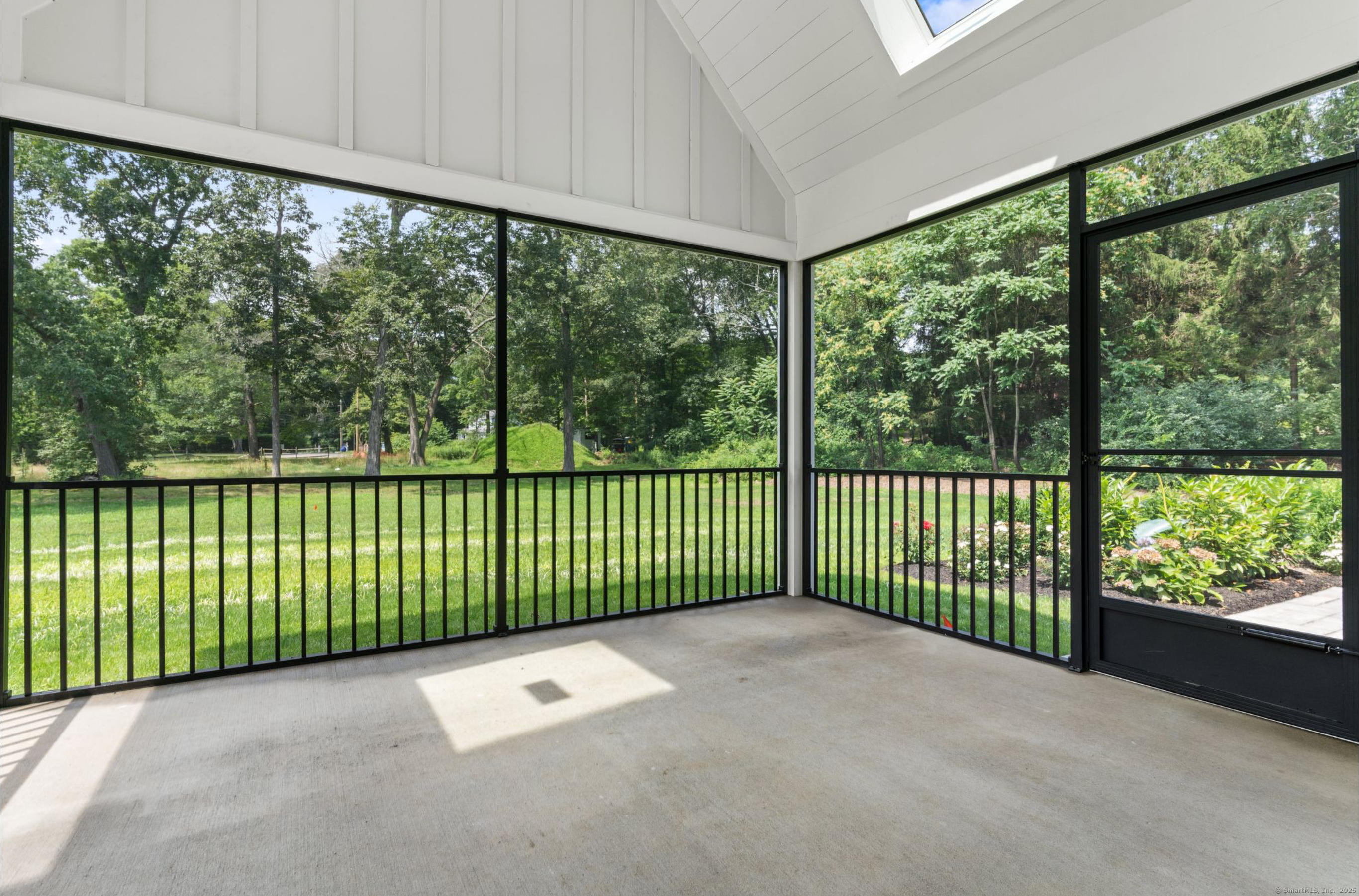 10 Singing Woods Road