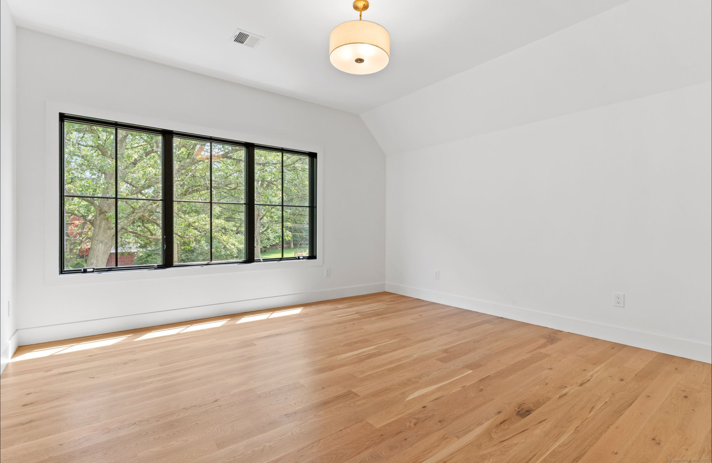 10 Singing Woods Road