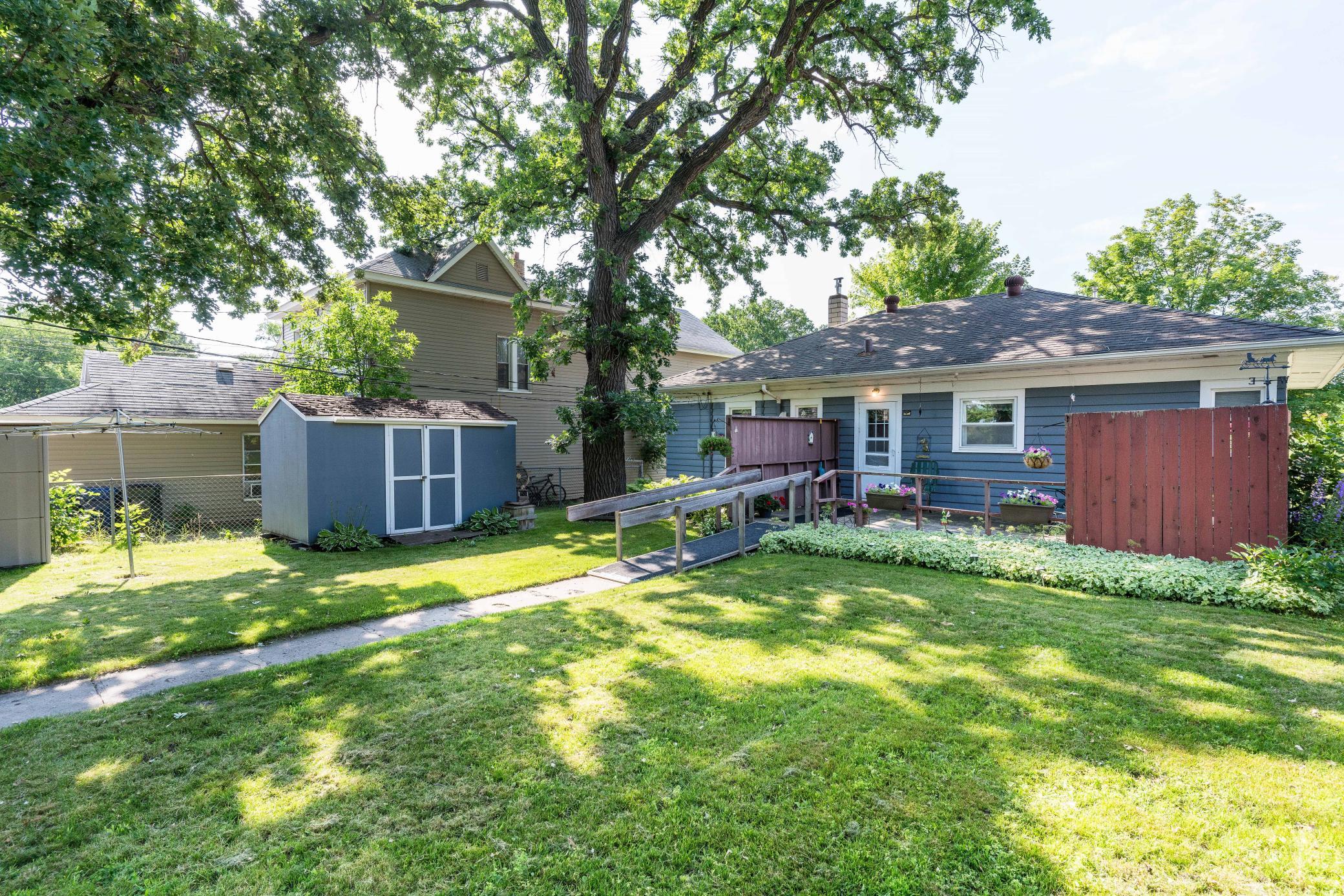 612 W Lincoln Avenue