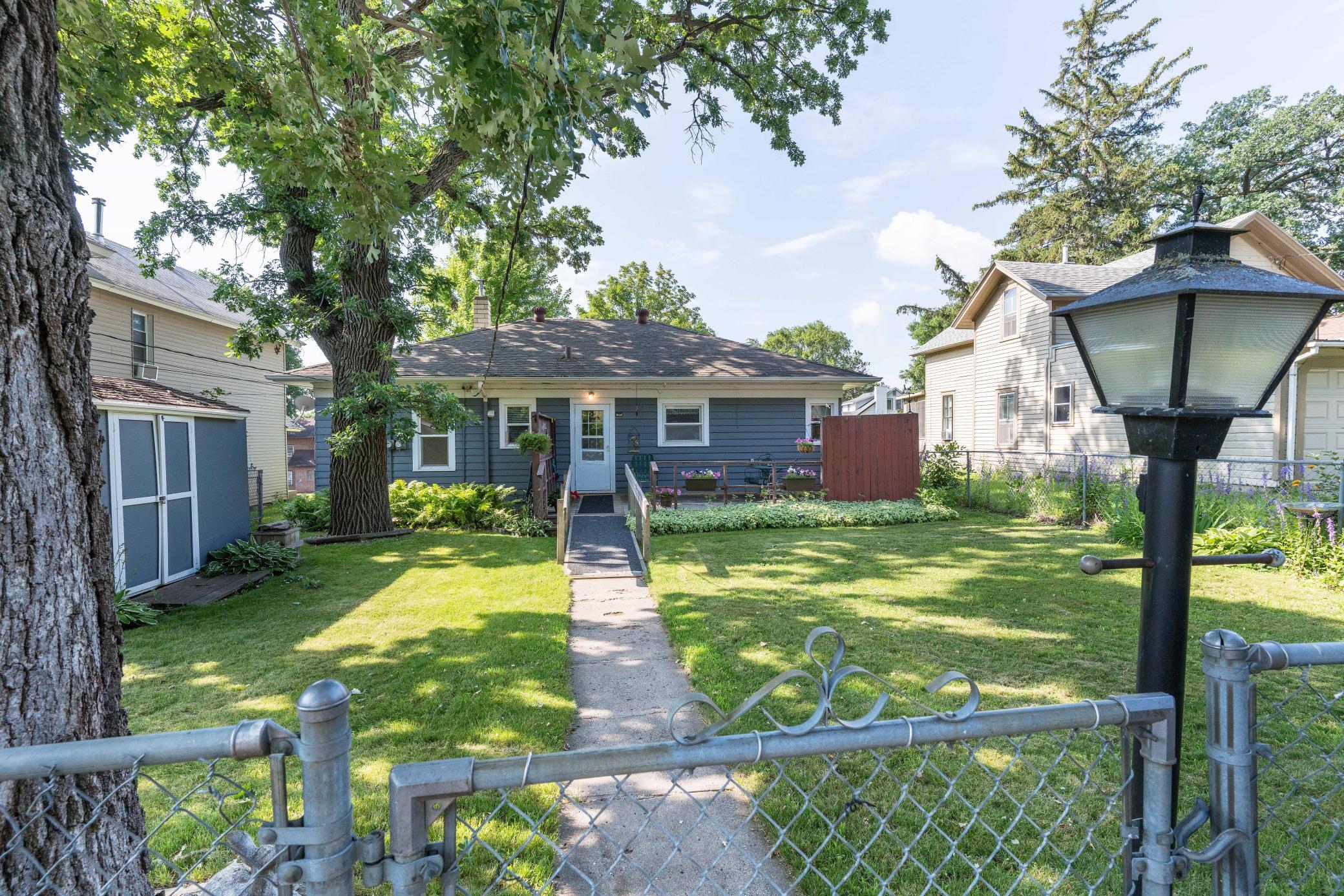 612 W Lincoln Avenue