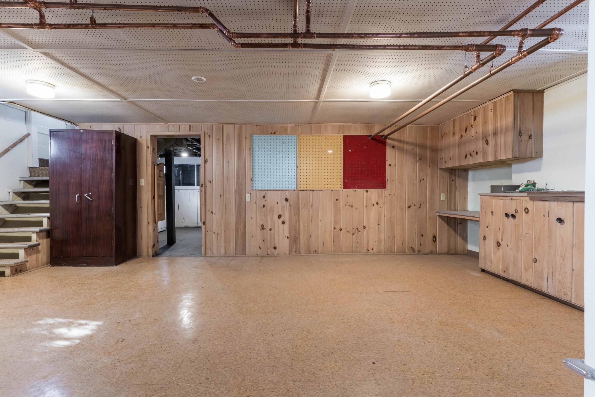 408 E Lakeside Drive