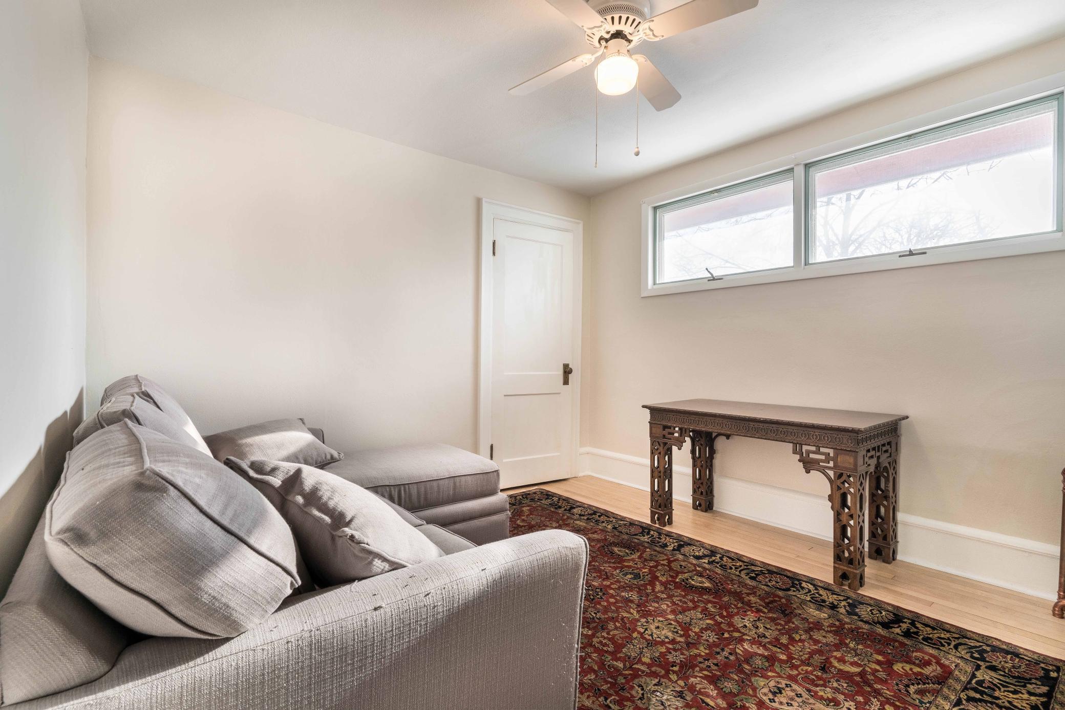 408 E Lakeside Drive