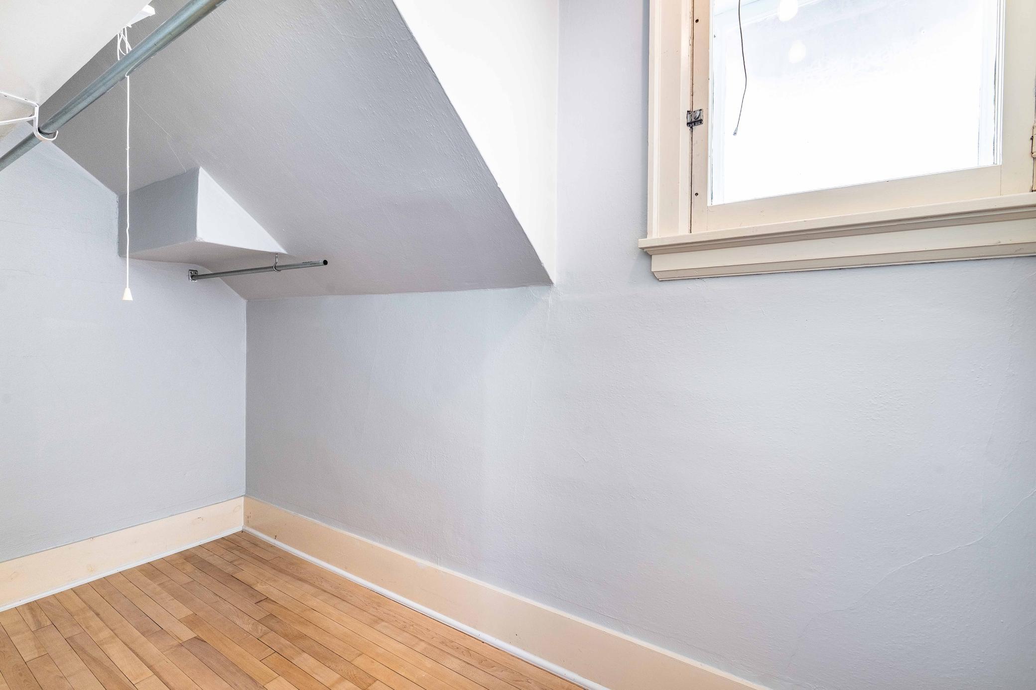 408 E Lakeside Drive