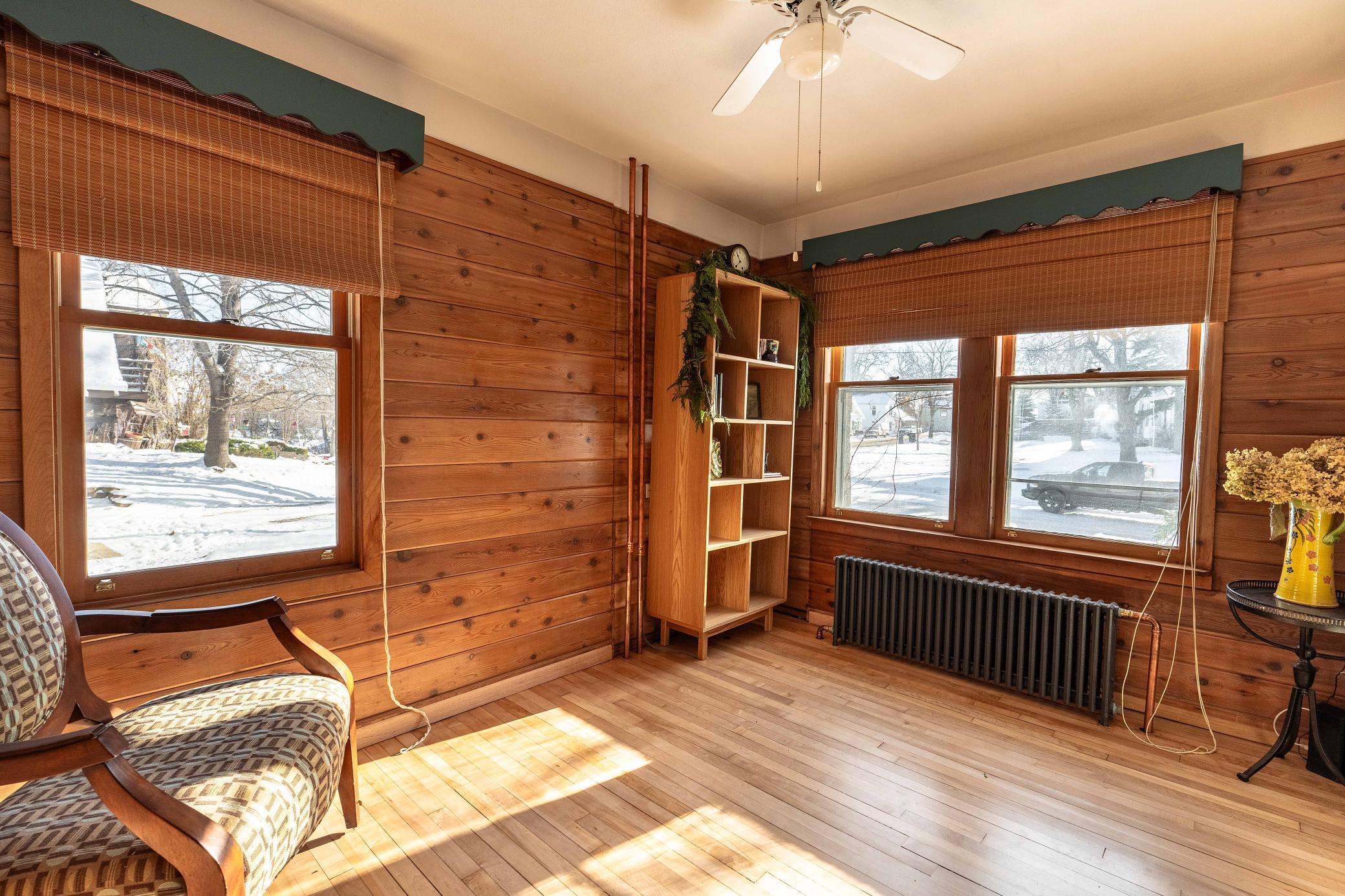 408 E Lakeside Drive