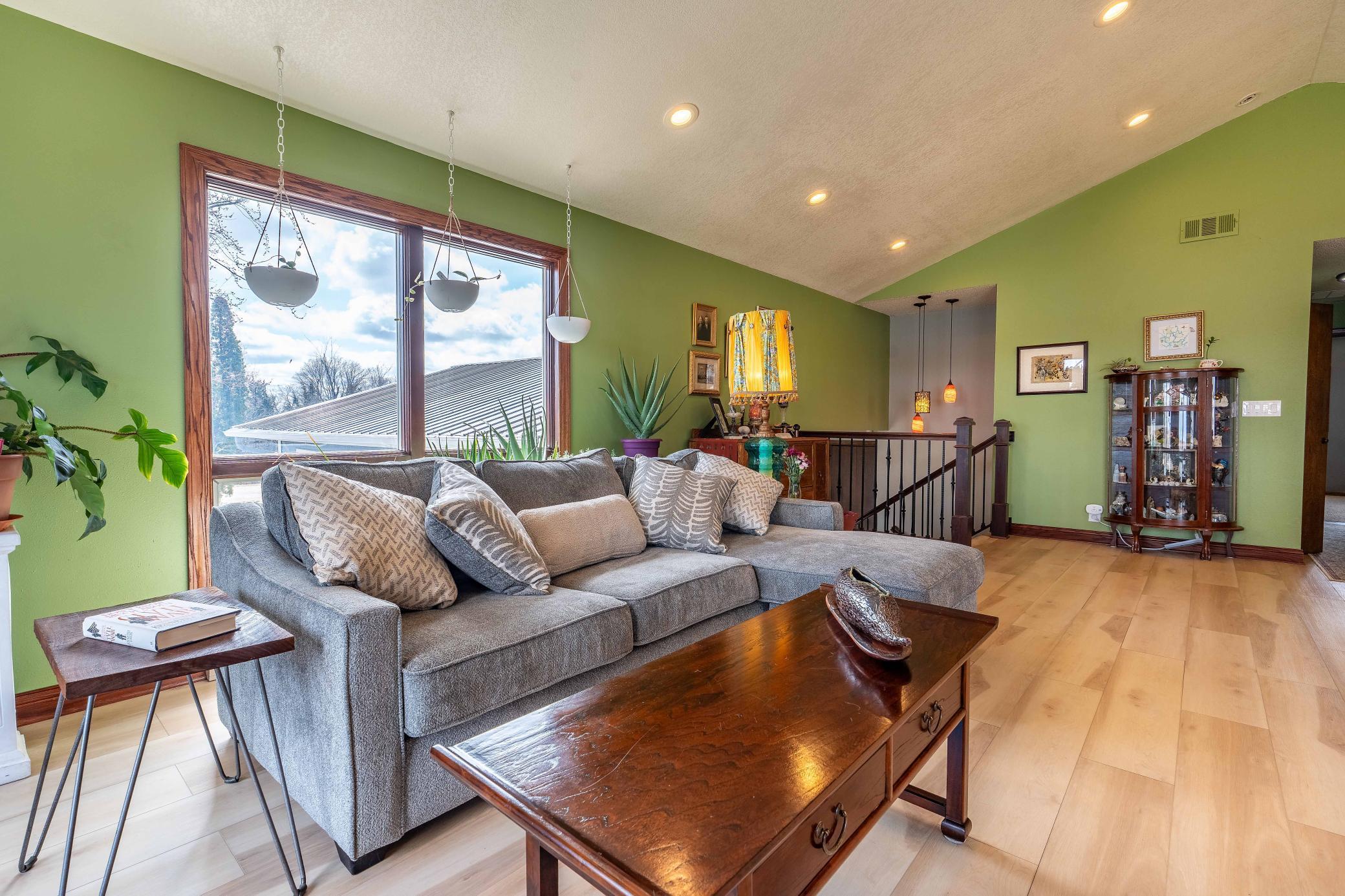918 W Division Street