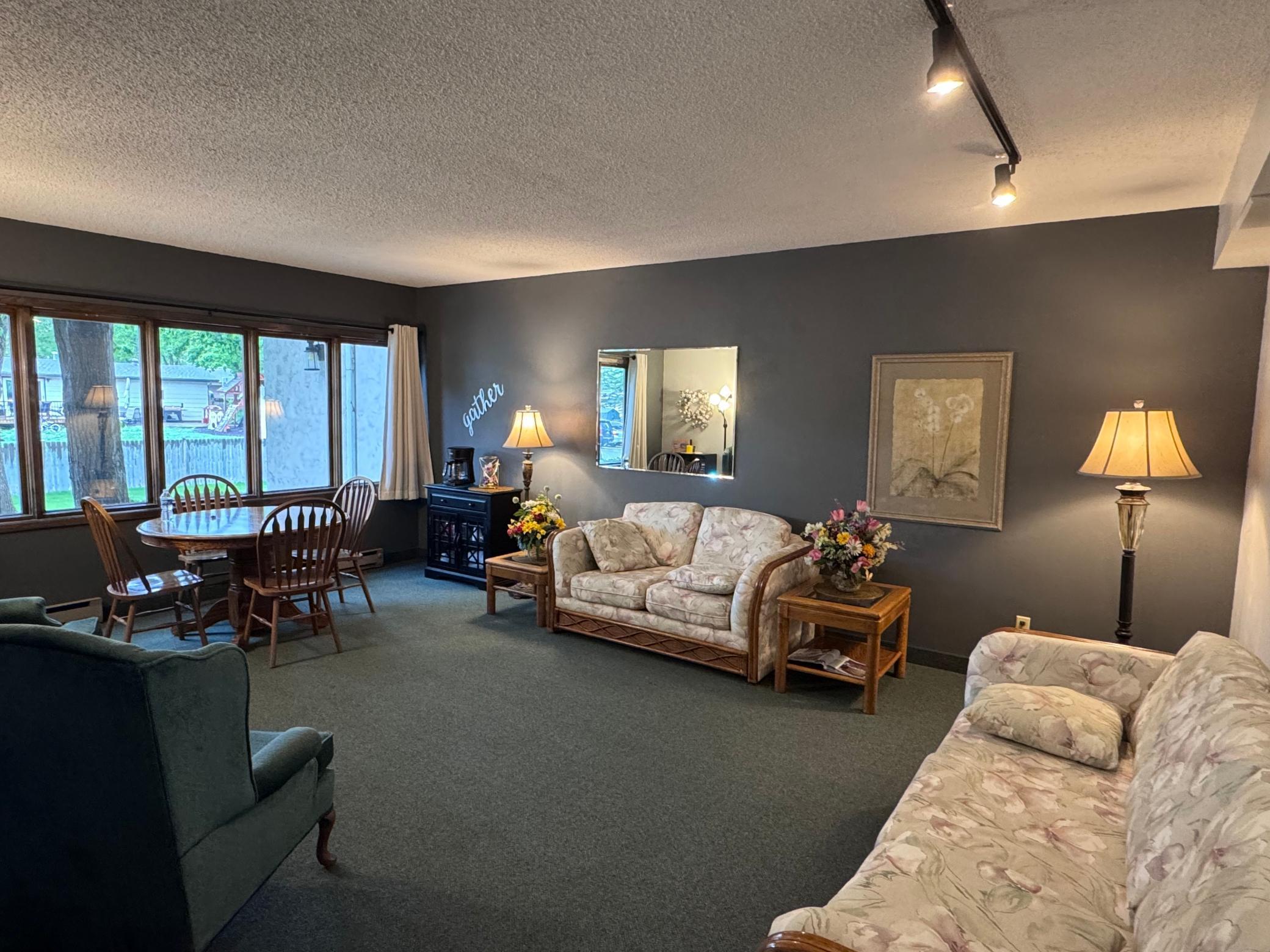 200 Willow Court Unit: 4C