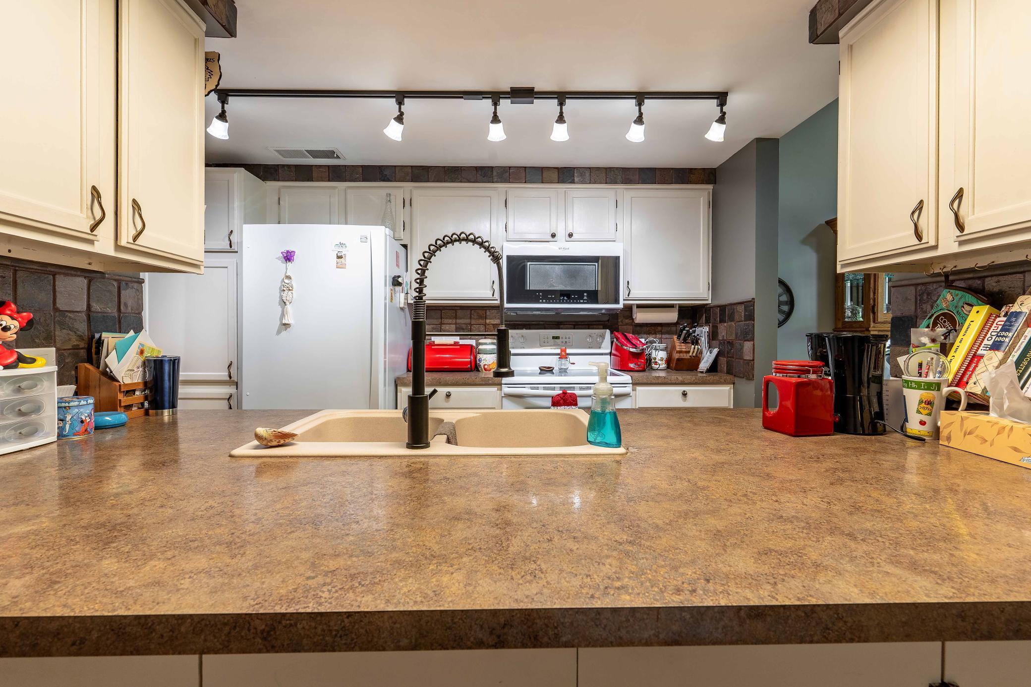 200 Willow Court Unit: 4C