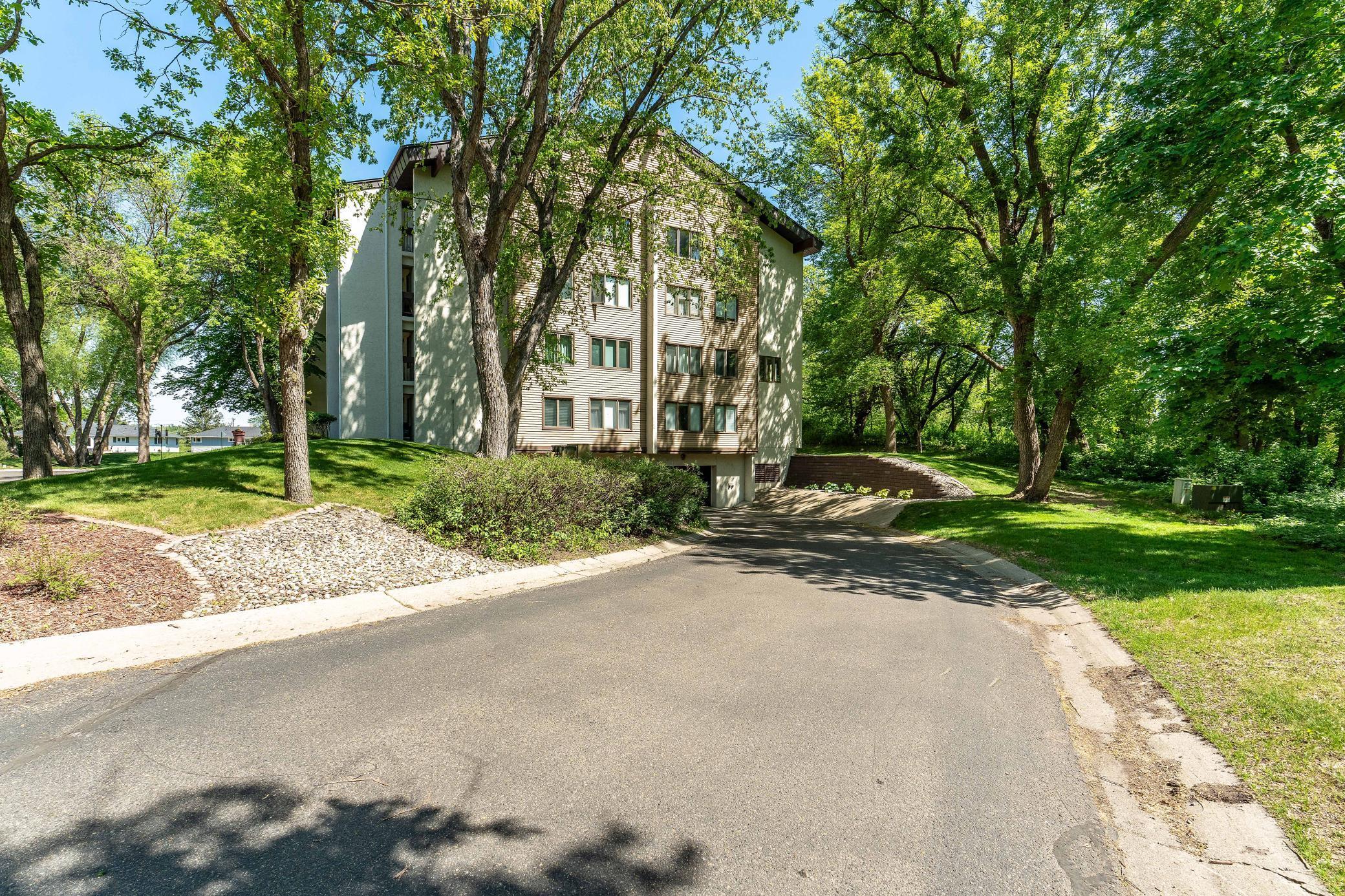 200 Willow Court Unit: 4C