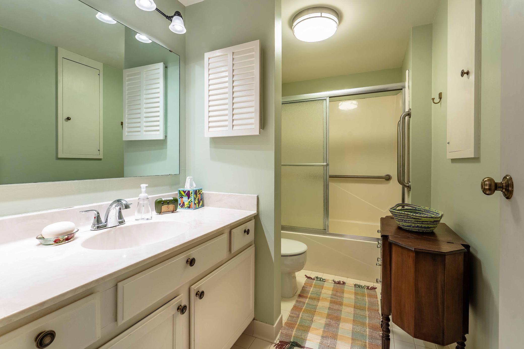 200 Willow Court Unit: 4C