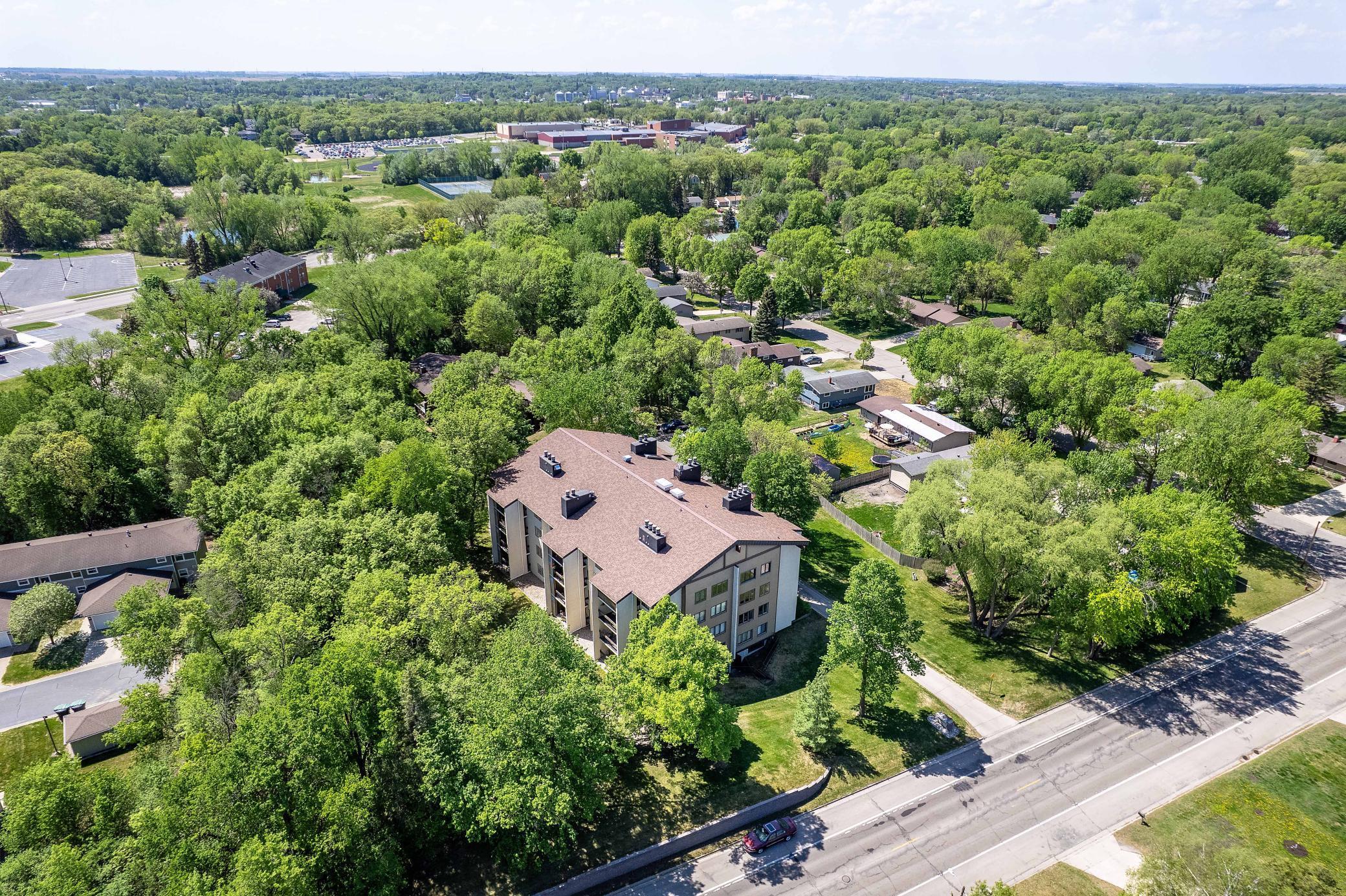 200 Willow Court Unit: 4C