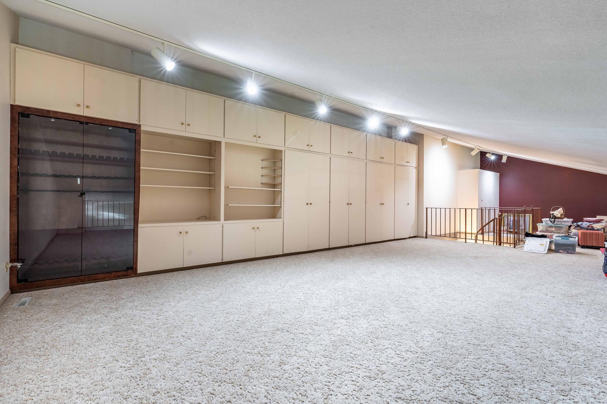 200 Willow Court Unit: 4C