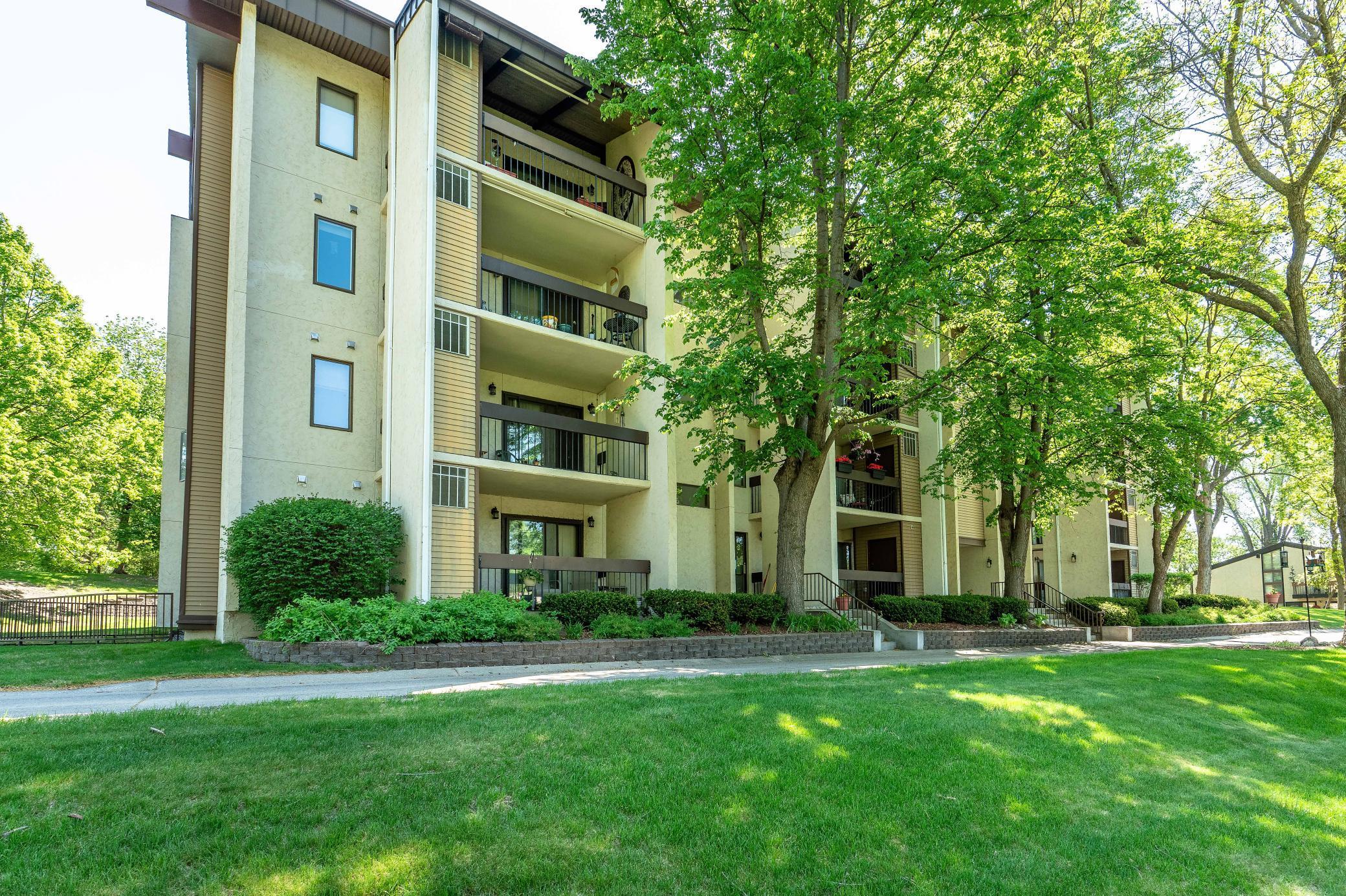 200 Willow Court Unit: 4C