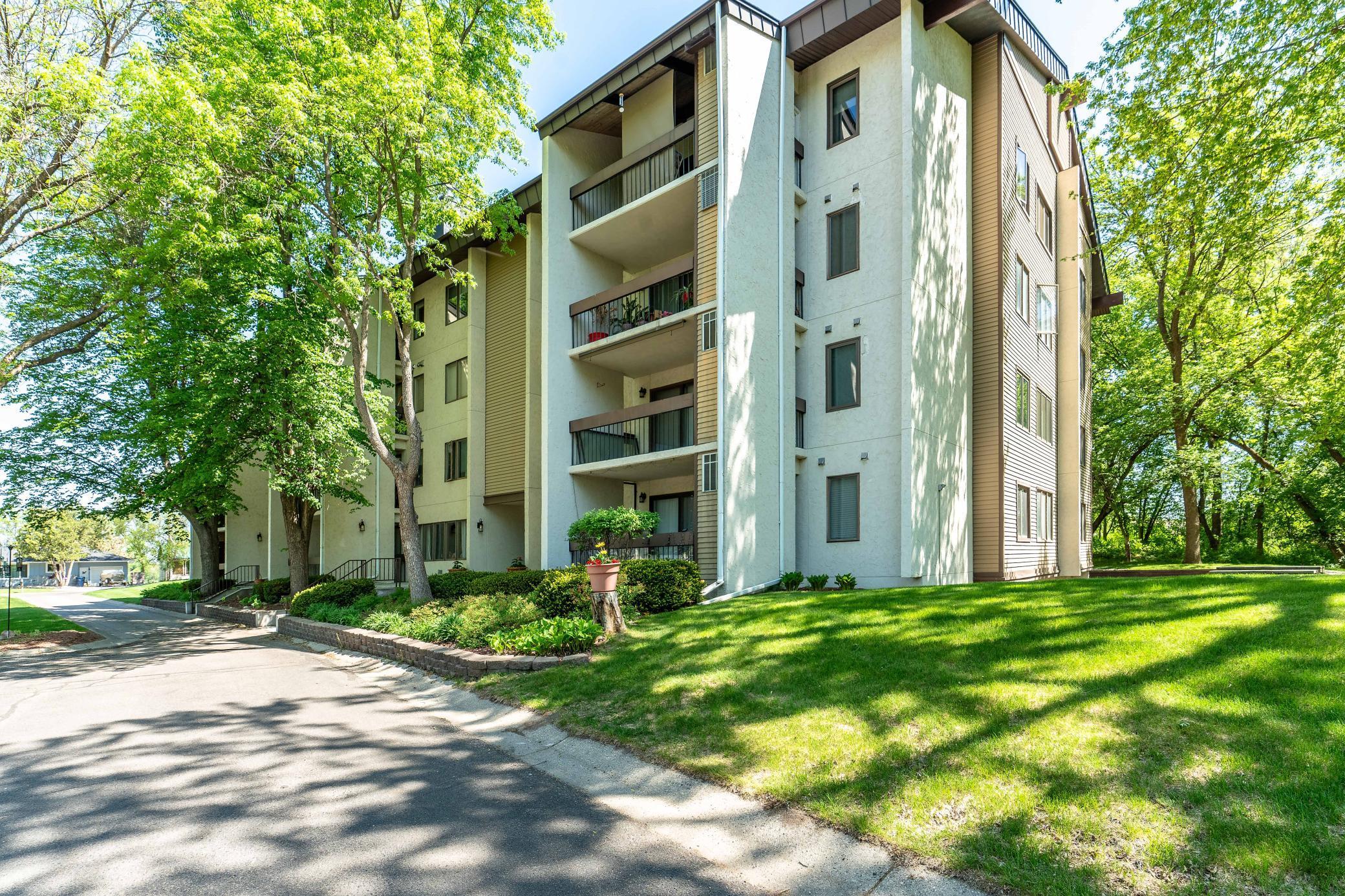 200 Willow Court Unit: 4C