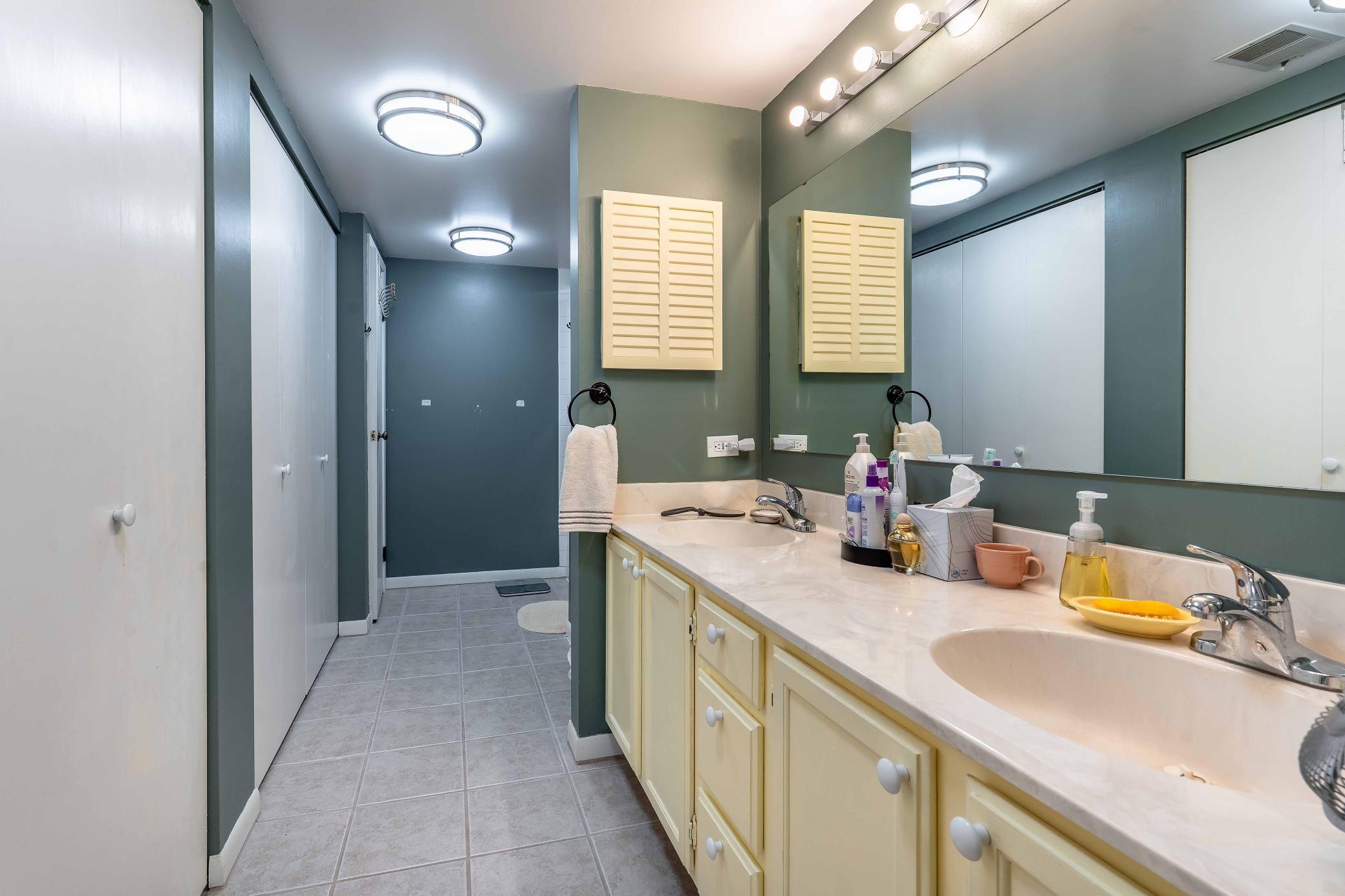 200 Willow Court Unit: 4C