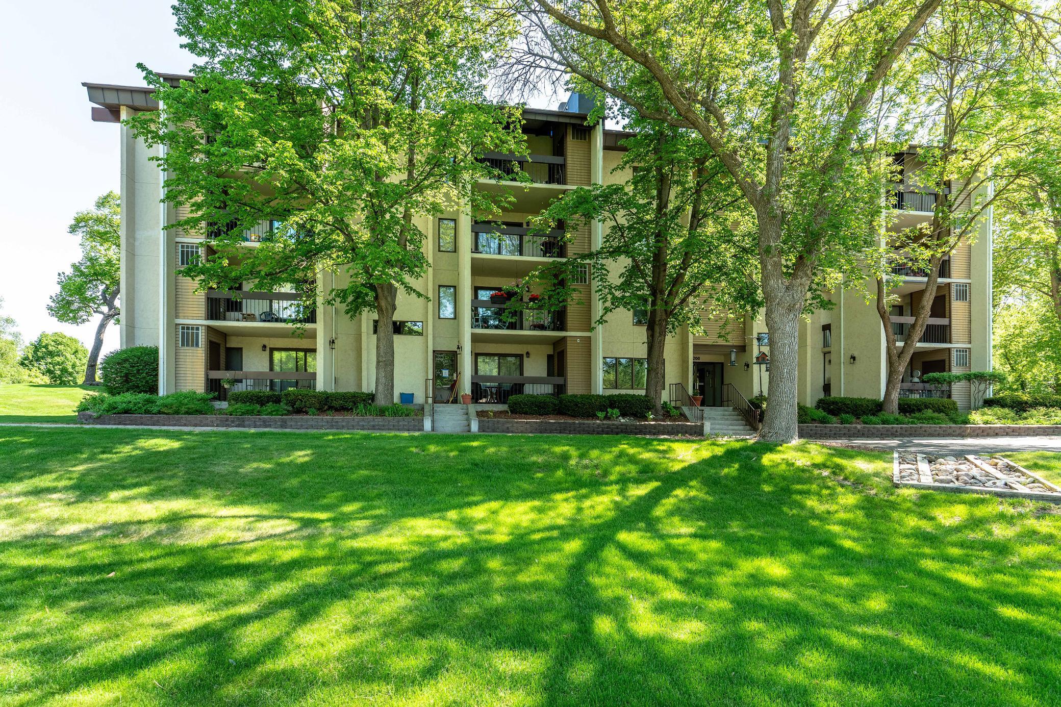200 Willow Court Unit: 4C