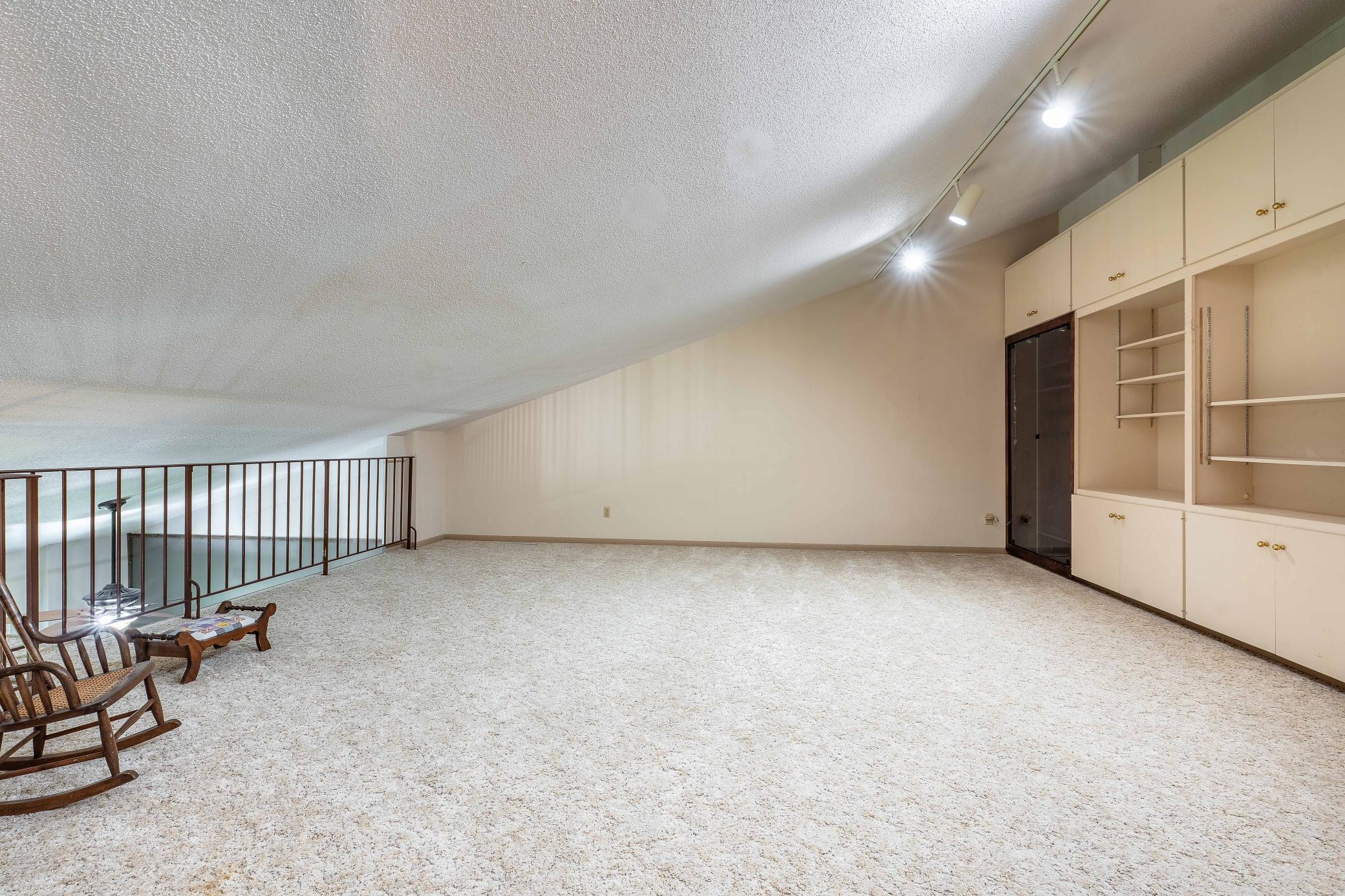 200 Willow Court Unit: 4C