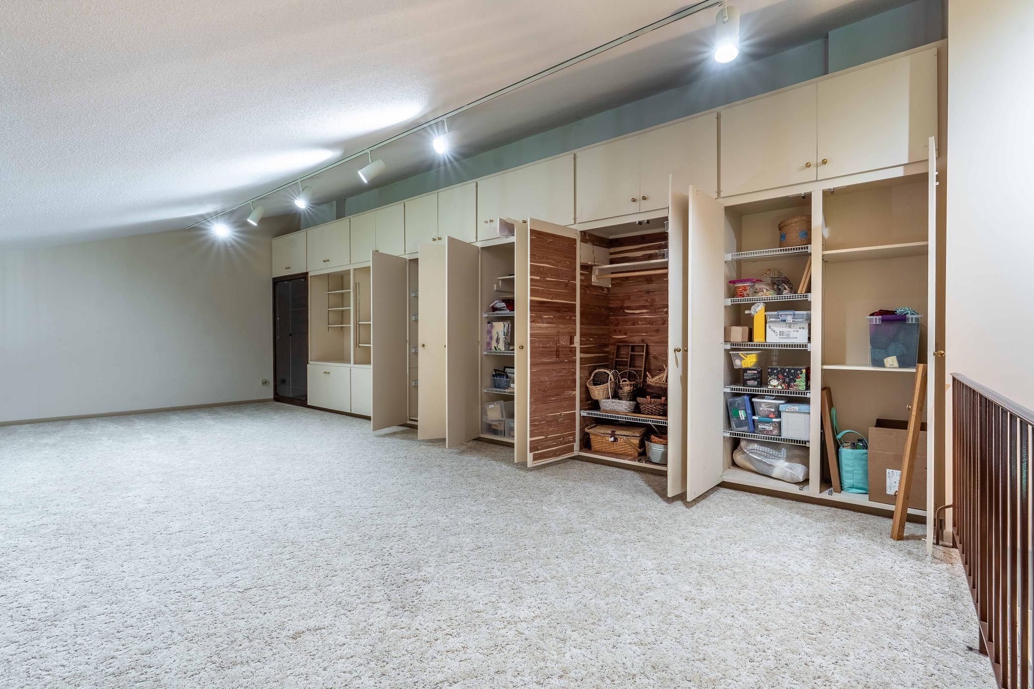 200 Willow Court Unit: 4C