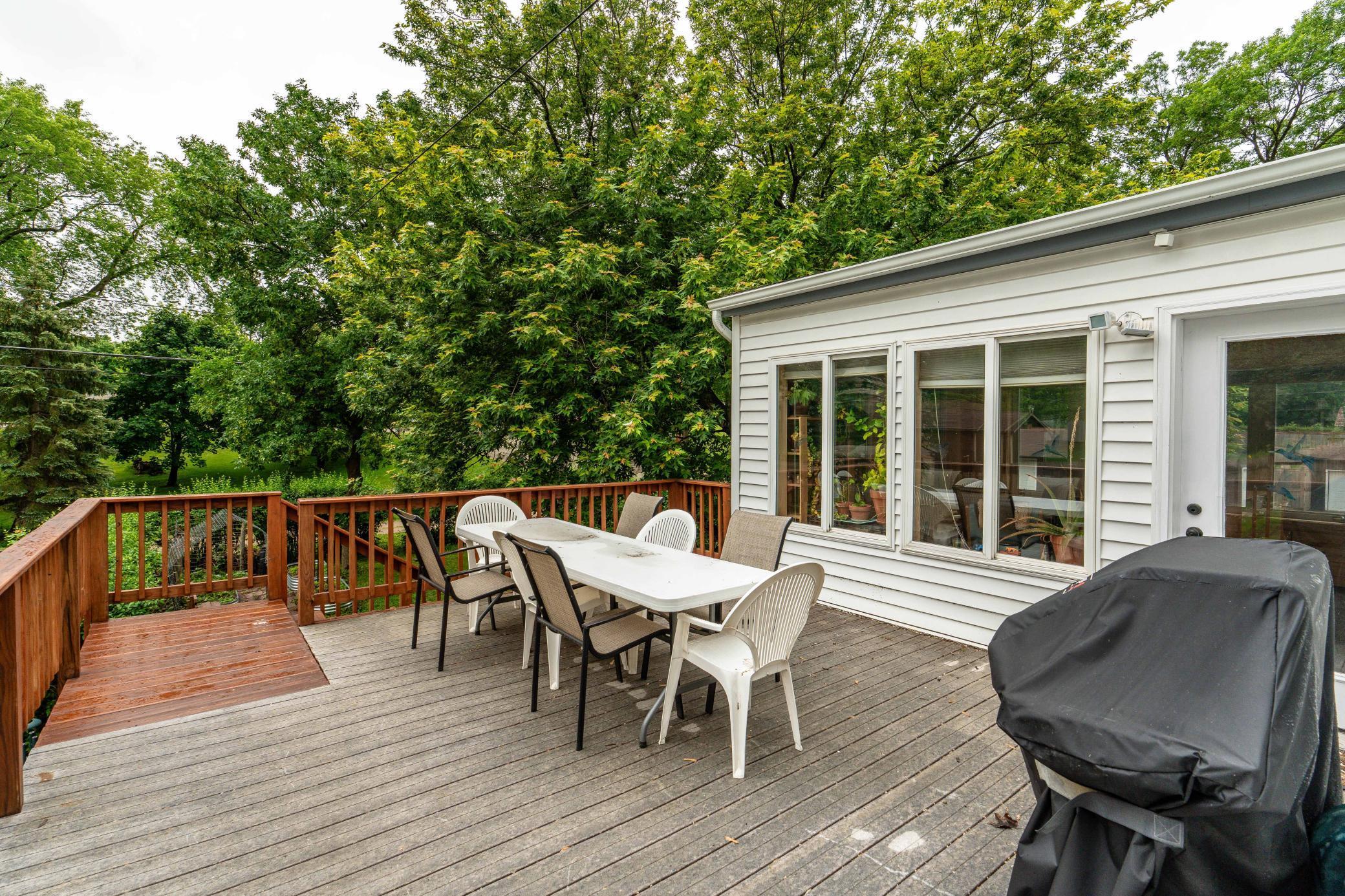 327 W Channing Avenue