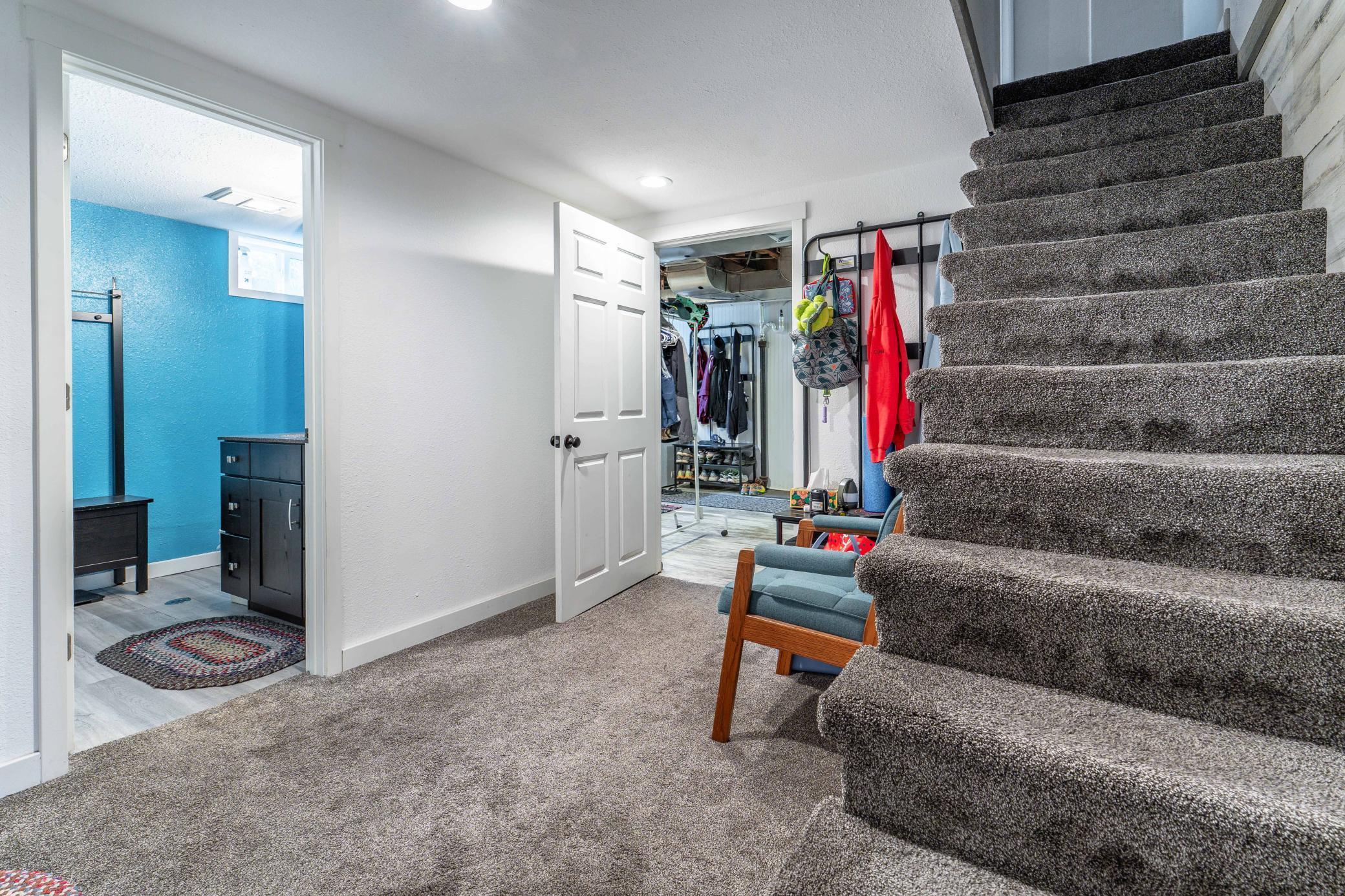327 W Channing Avenue