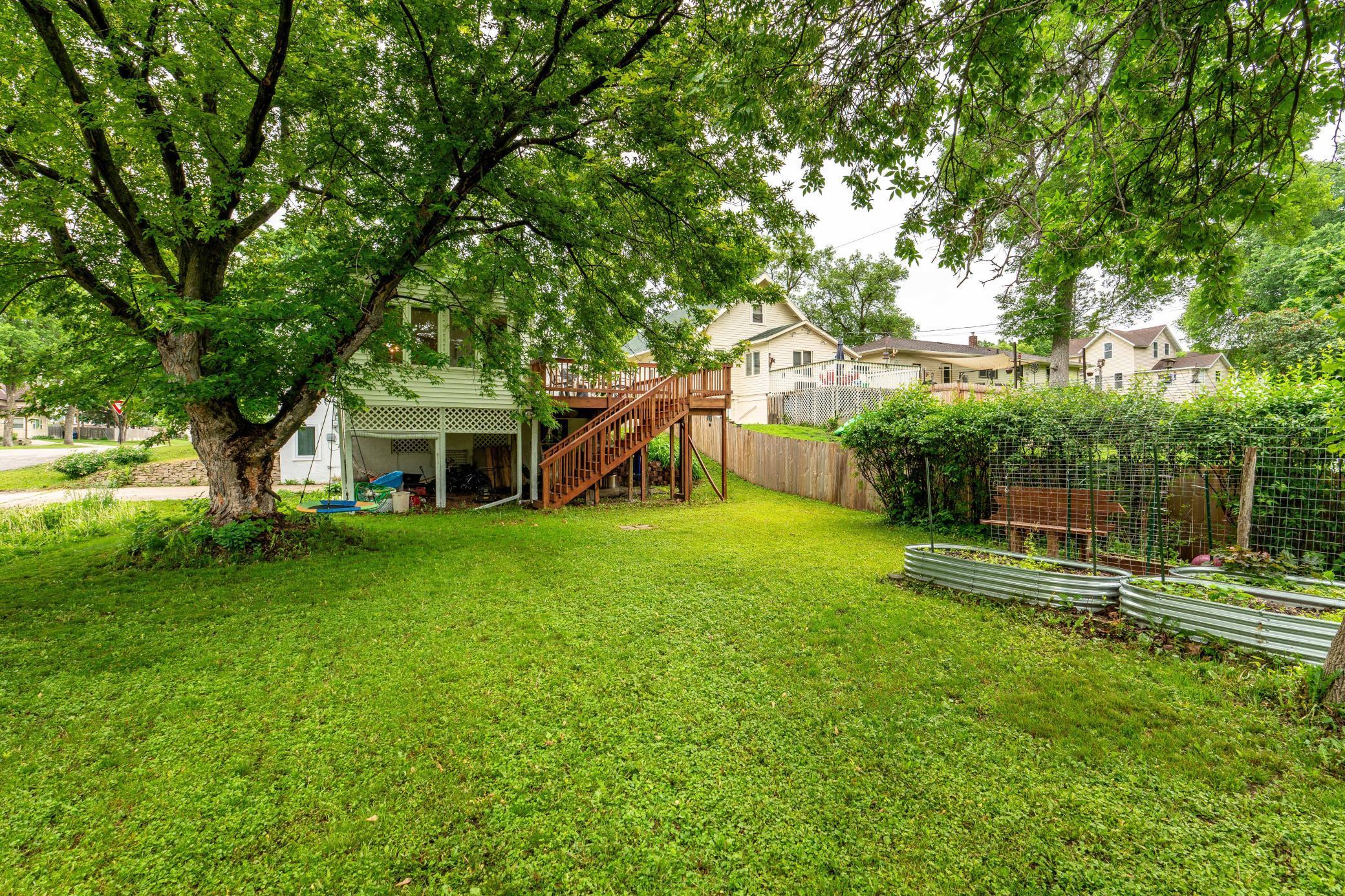 327 W Channing Avenue