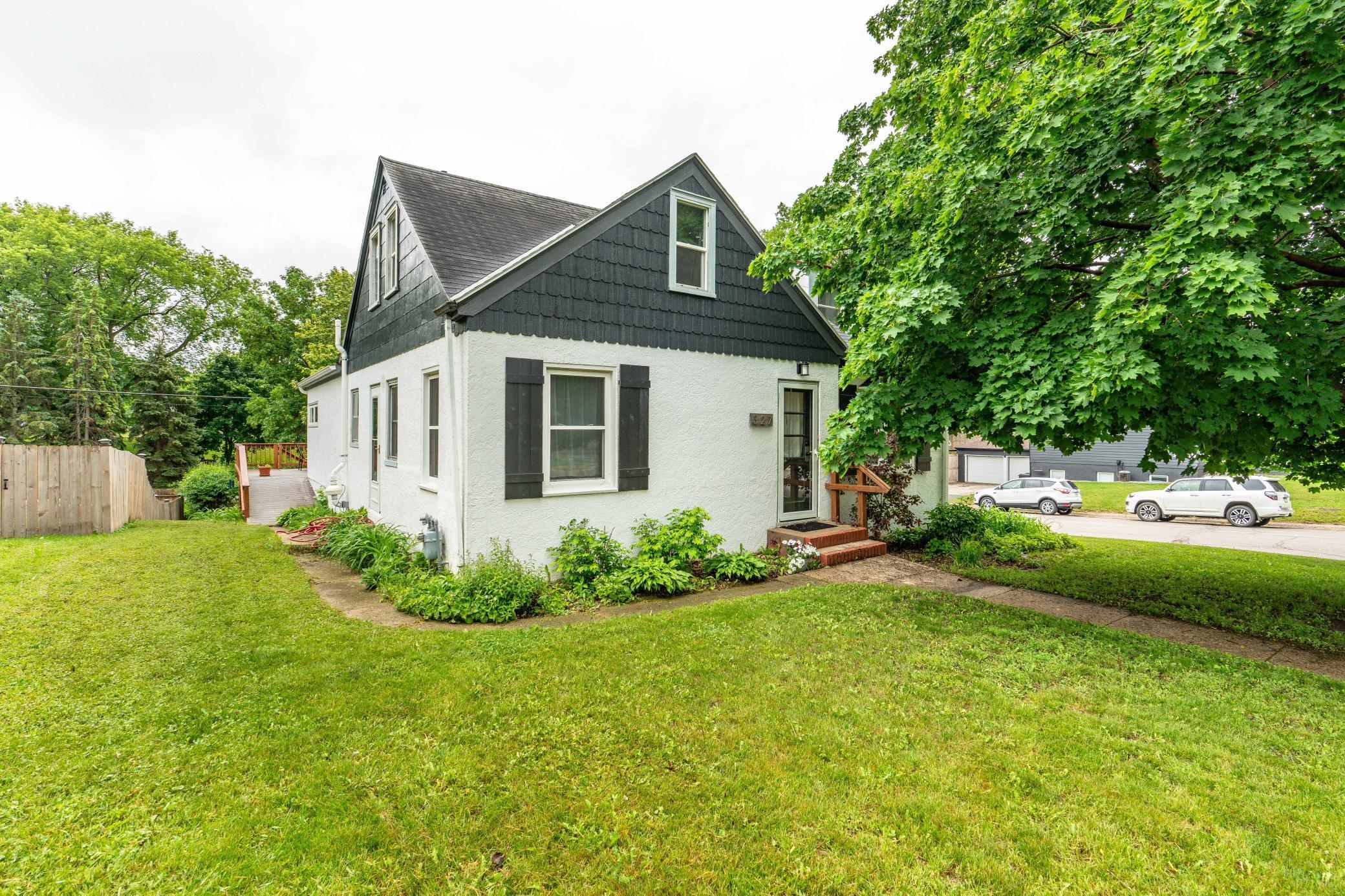 327 W Channing Avenue