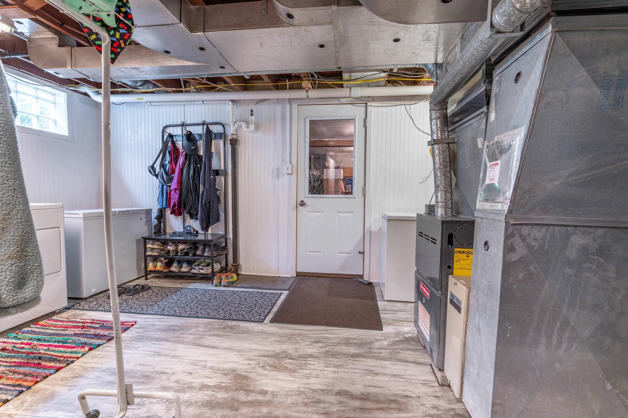 327 W Channing Avenue