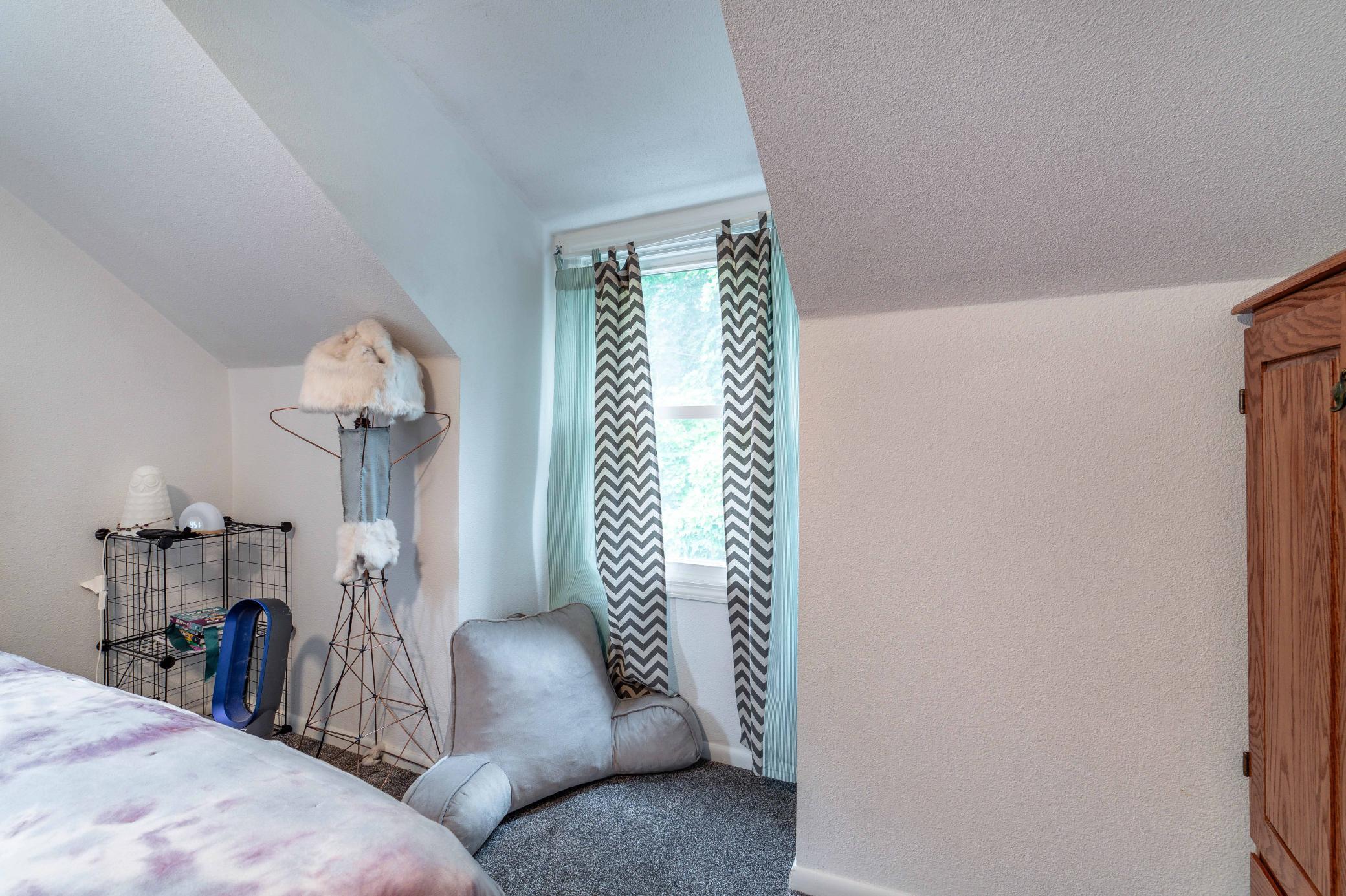 327 W Channing Avenue