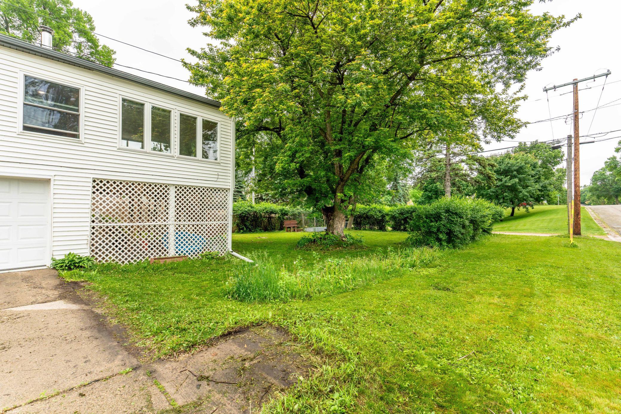 327 W Channing Avenue