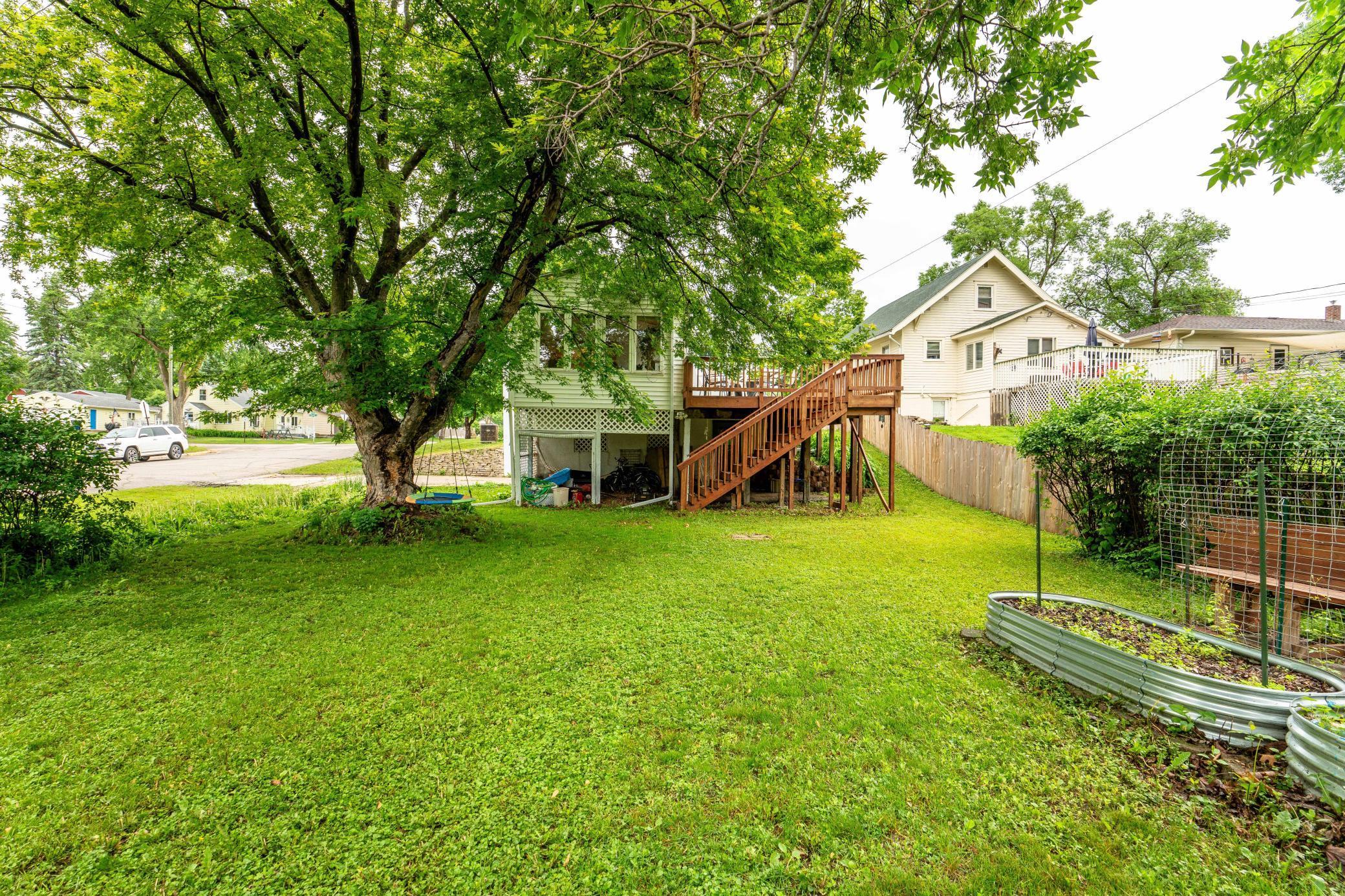 327 W Channing Avenue