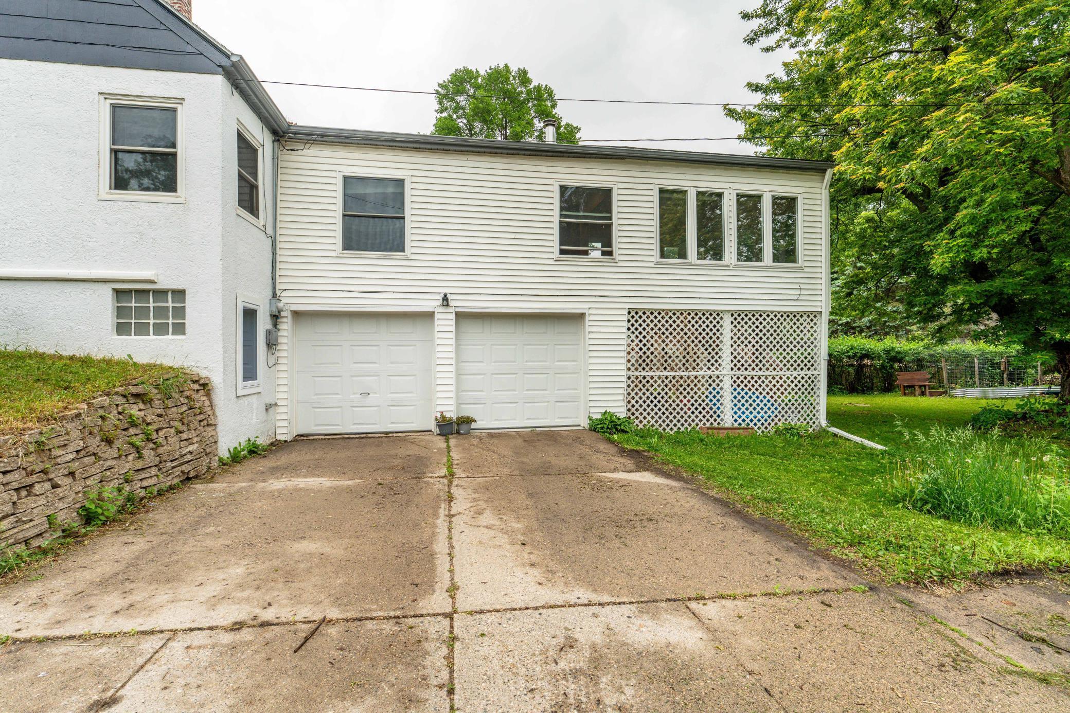 327 W Channing Avenue