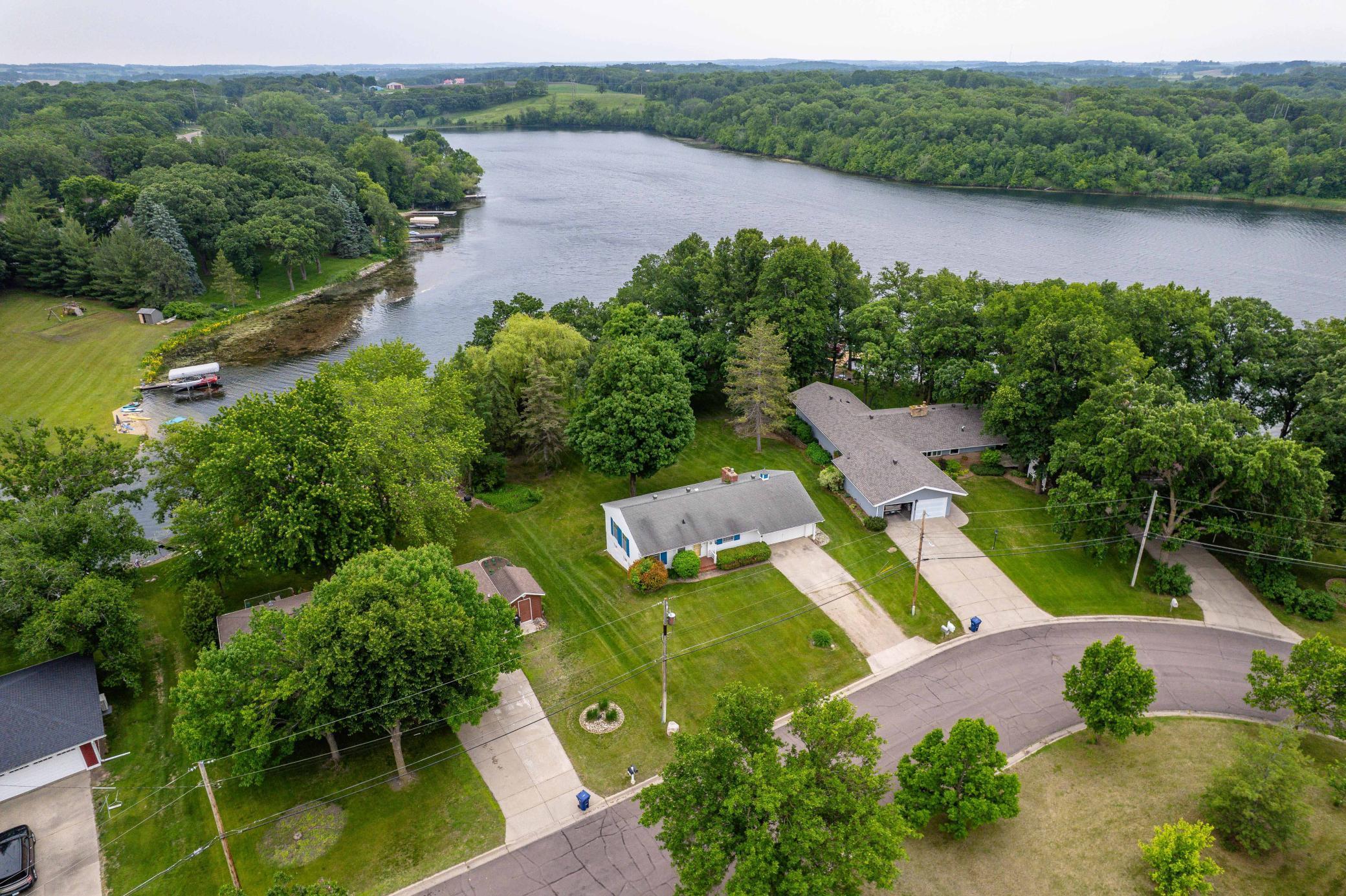 2814 Lakeview Drive