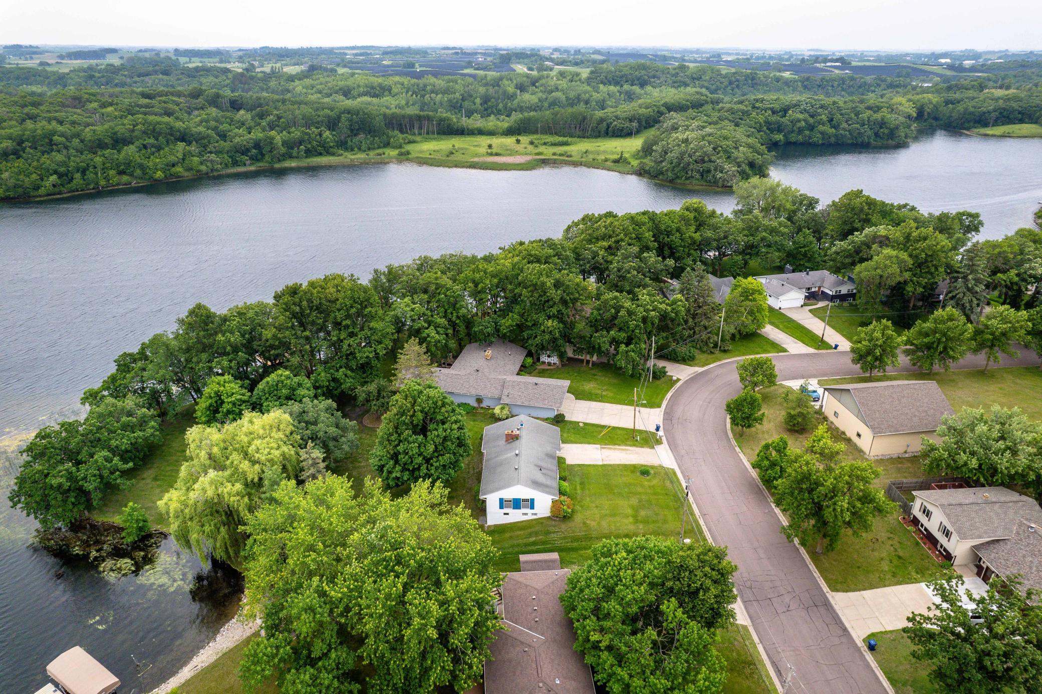 2814 Lakeview Drive