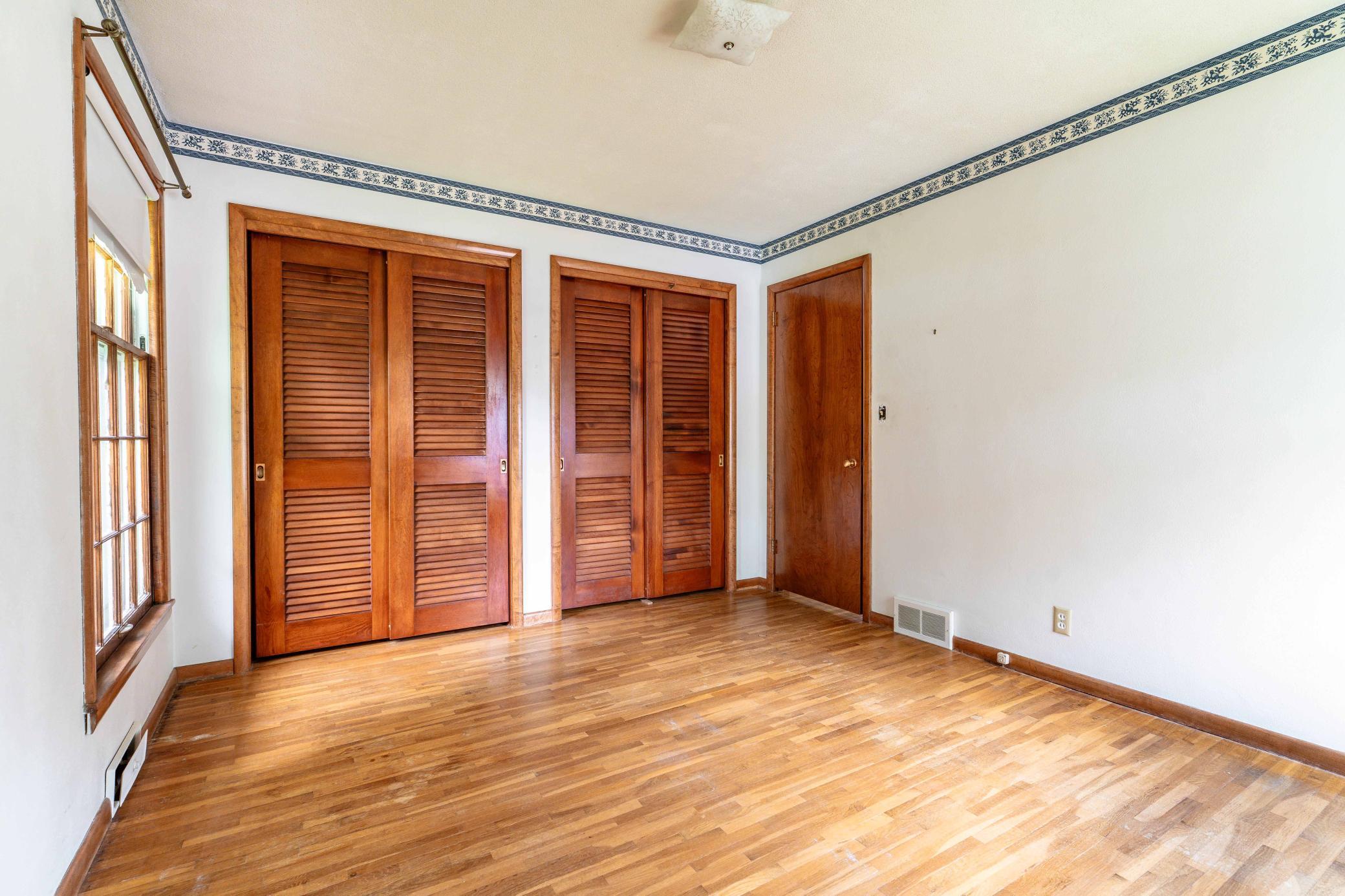 2814 Lakeview Drive