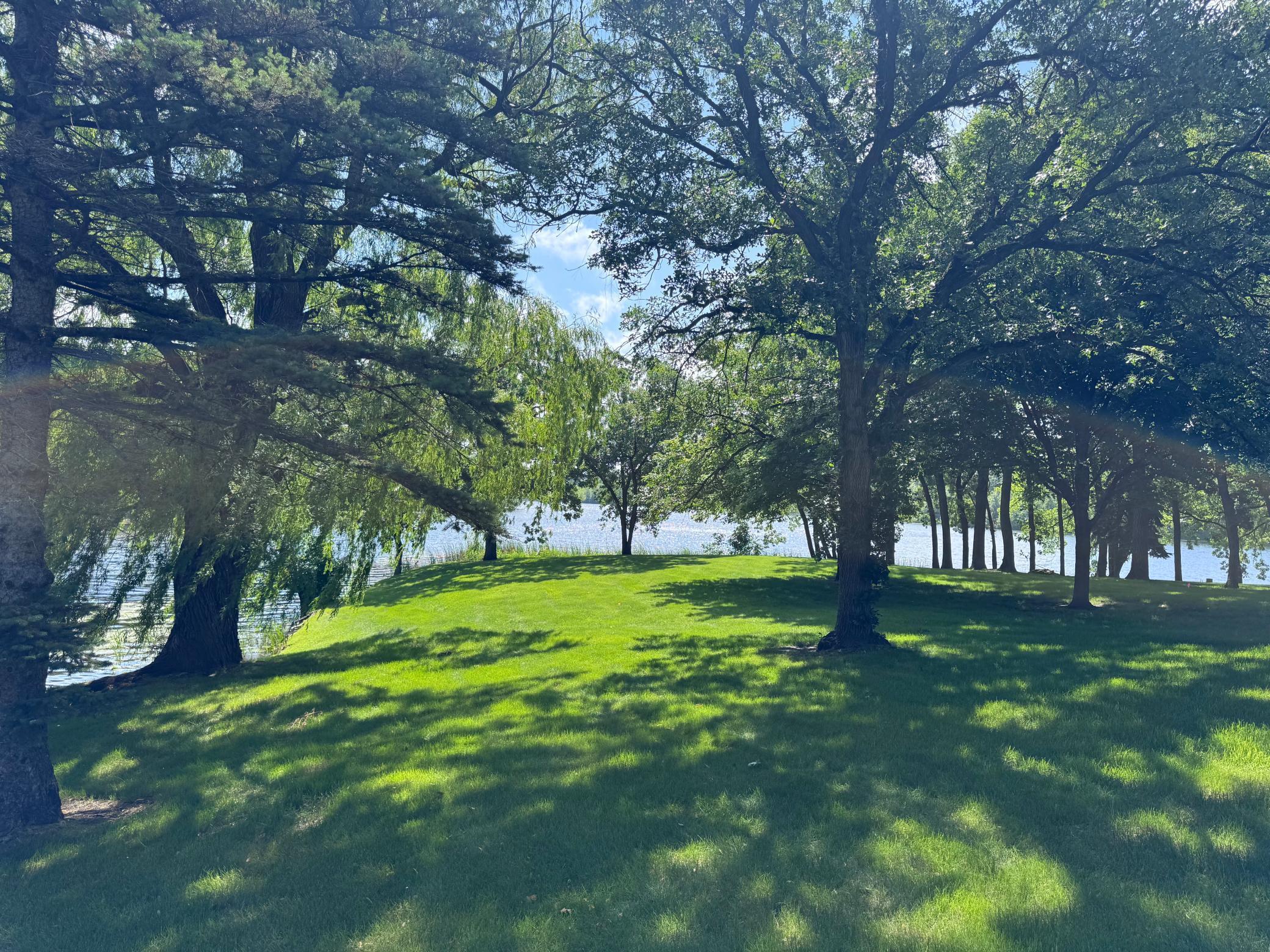 2814 Lakeview Drive