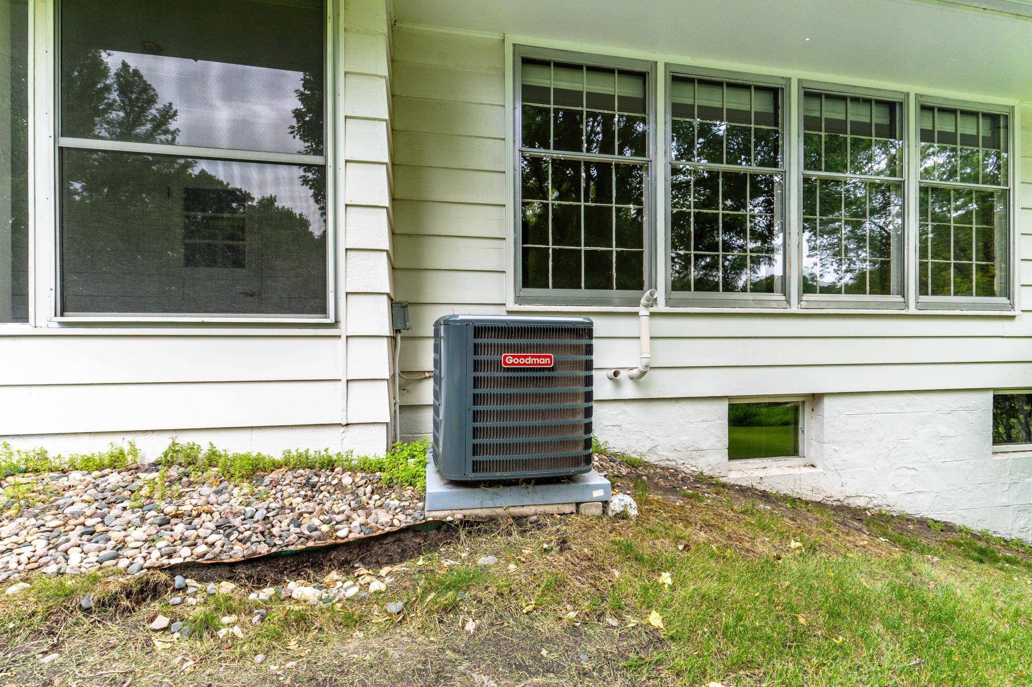 2814 Lakeview Drive