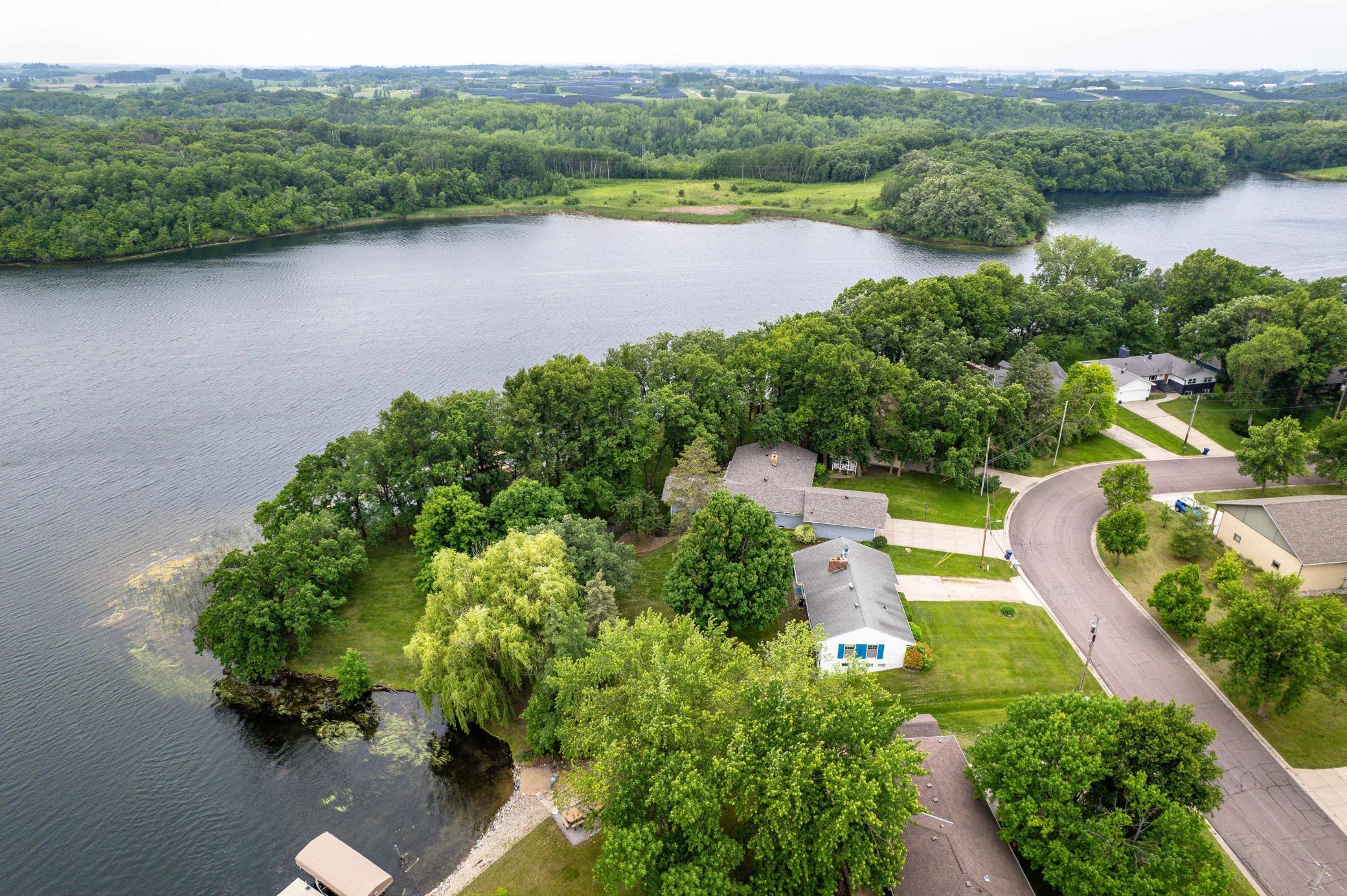 2814 Lakeview Drive