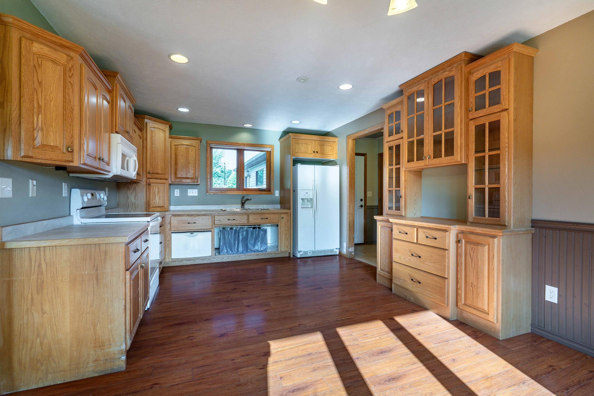 1502 Viking Court