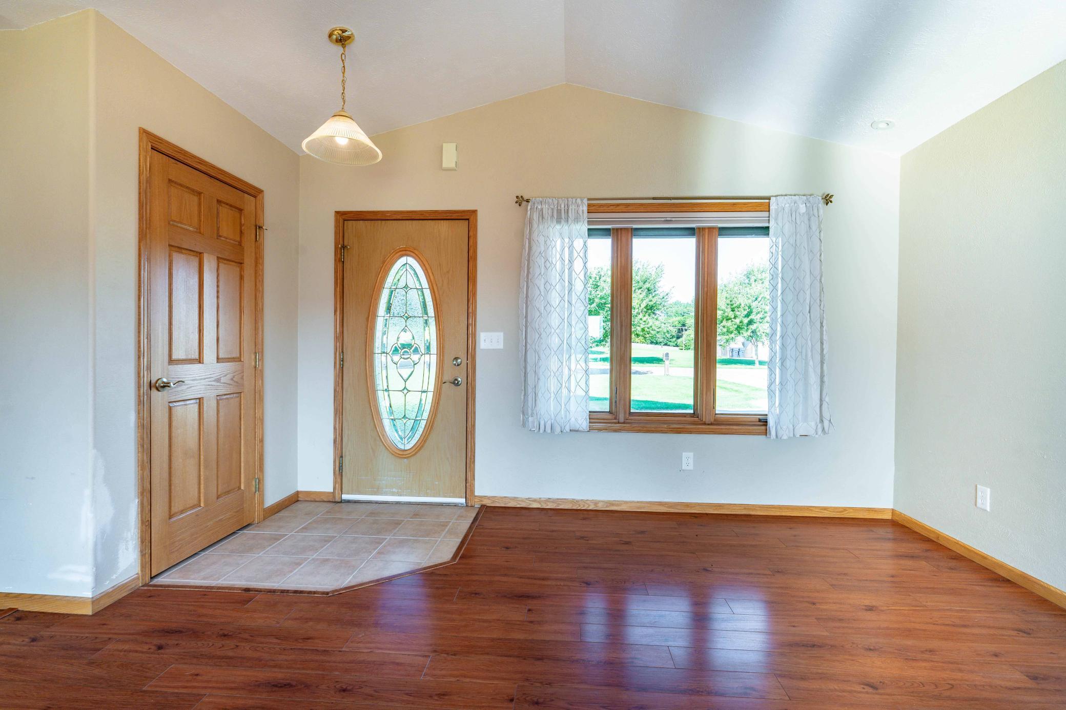 1502 Viking Court