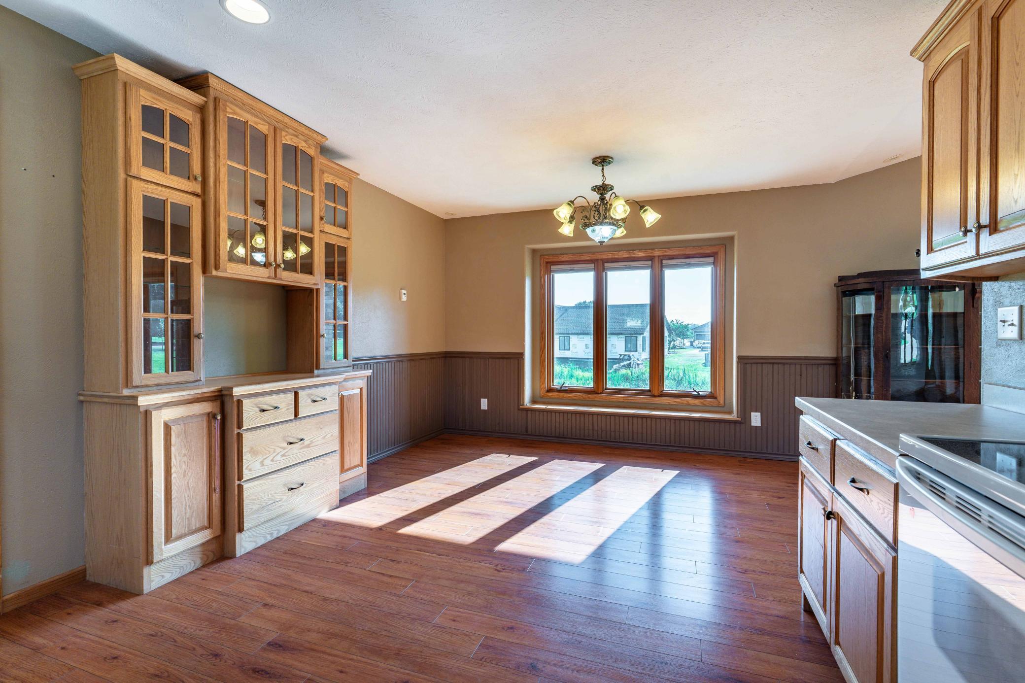 1502 Viking Court