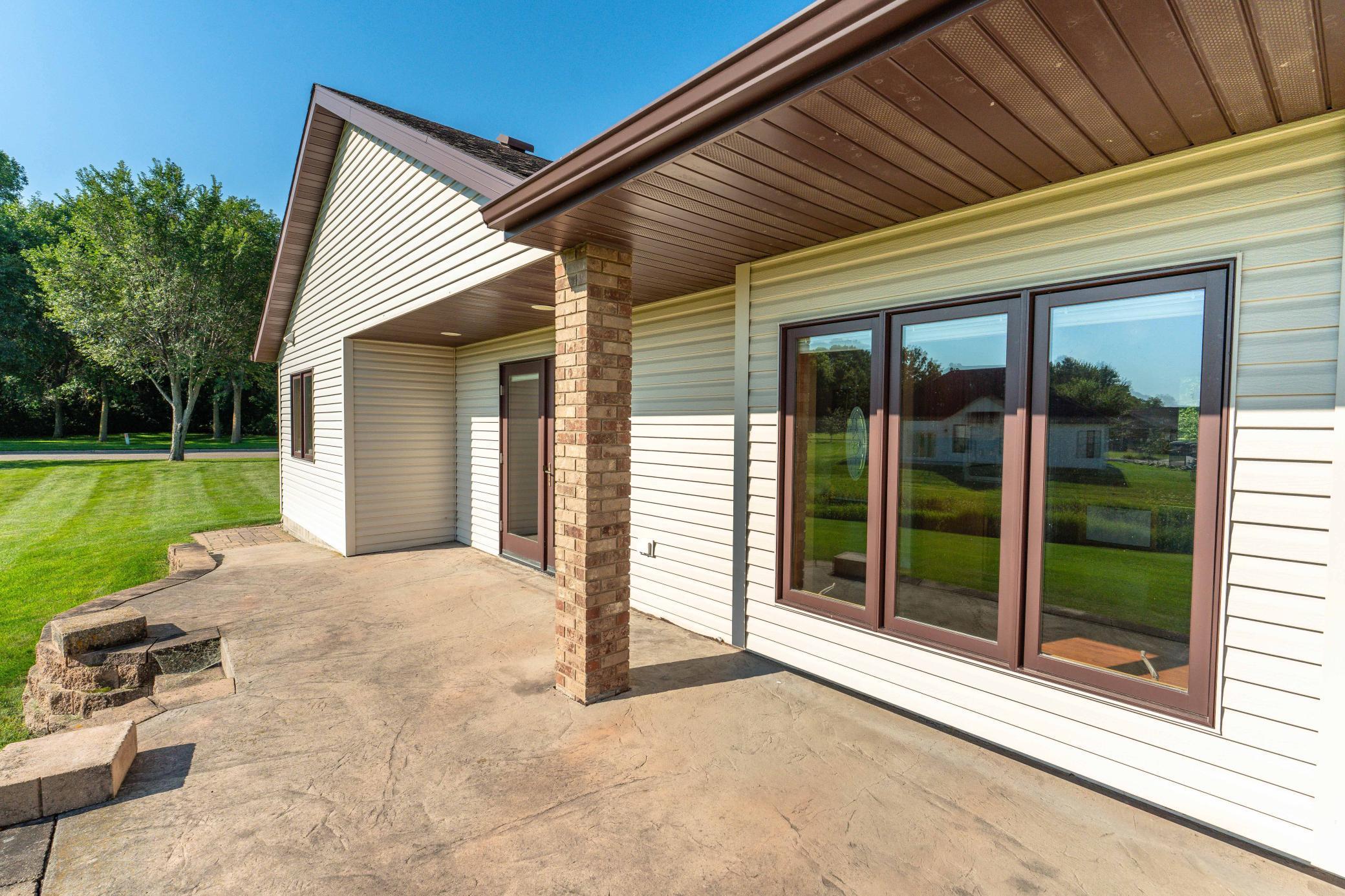 1502 Viking Court